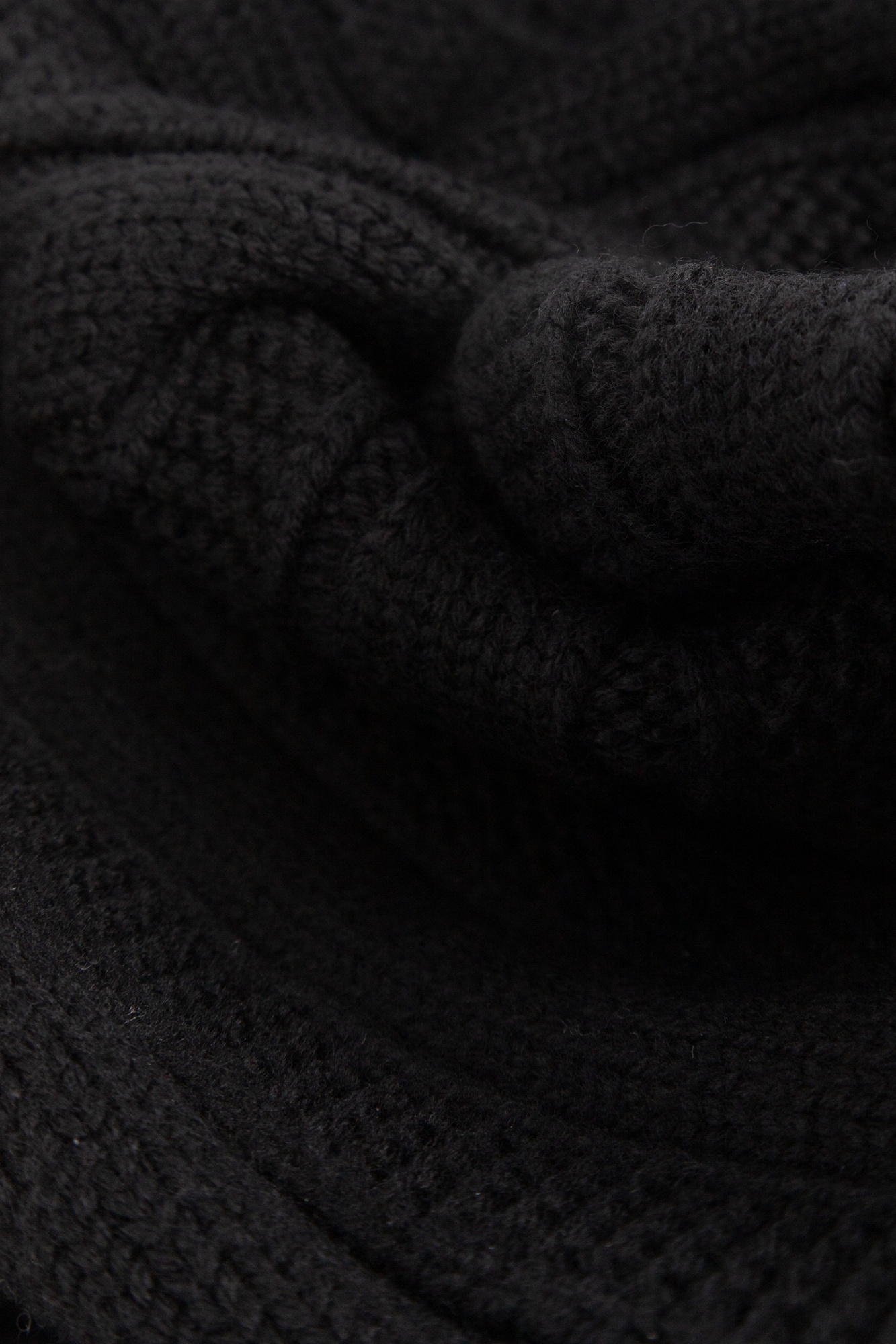 Versace Medusa-plaque Ribbed Scarf In Black