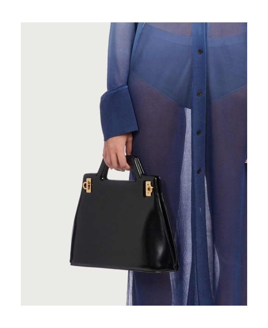 Ferragamo Wanda Handbag In Black