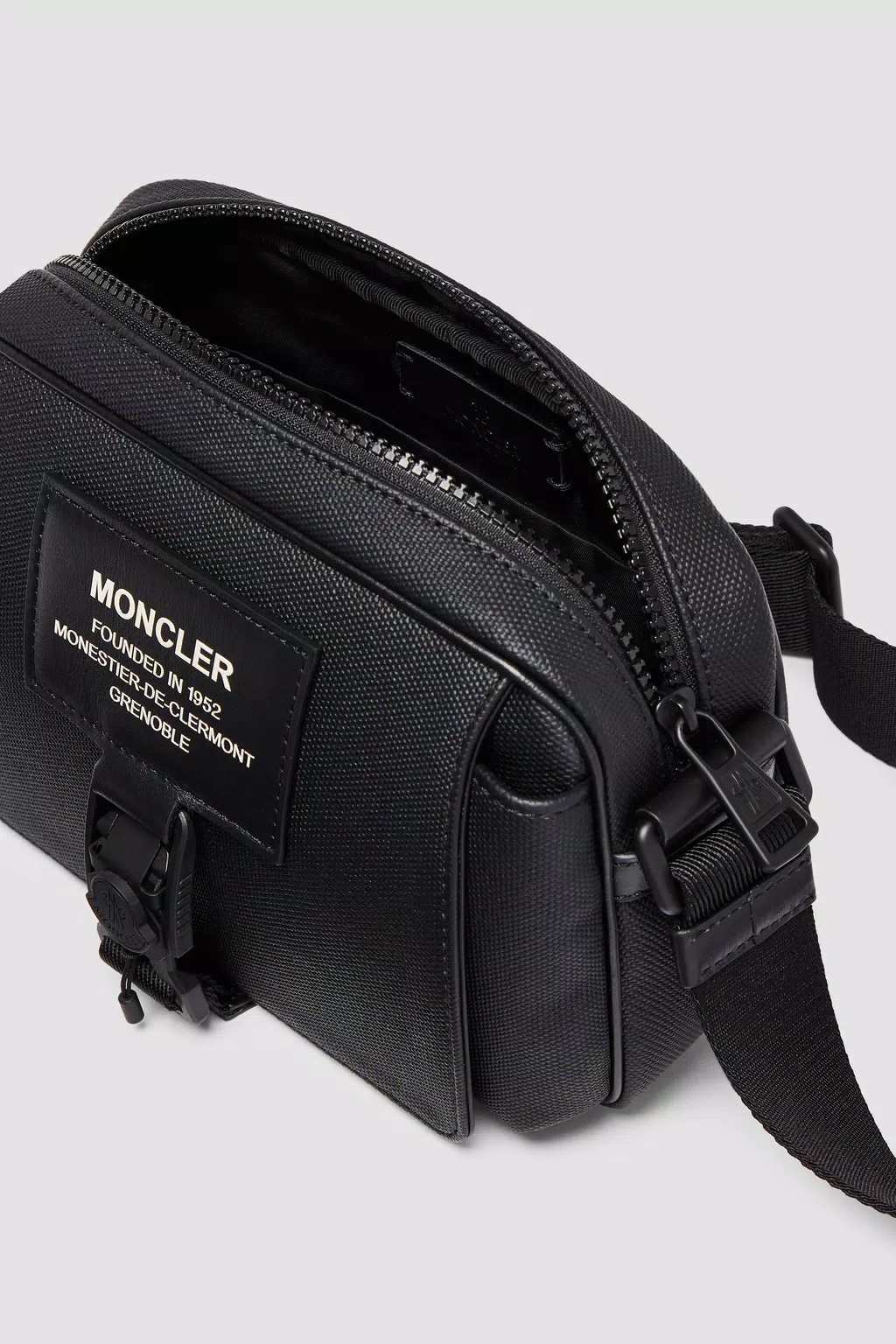 Moncler Nakoa Logo-patch Messenger Bag In Black