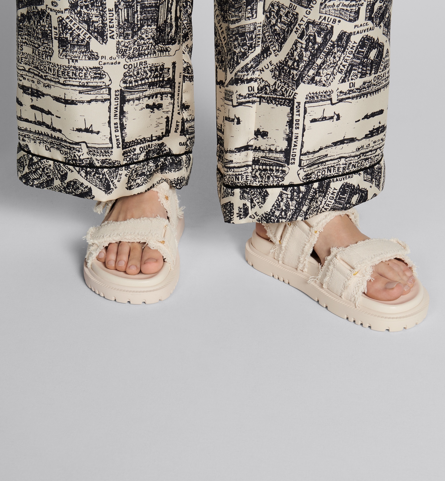 Dior Act Sandals In Nude