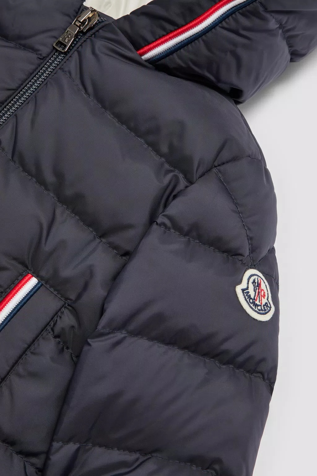 Moncler Enfant Logo Patch Hooded Down Jacket In Blue