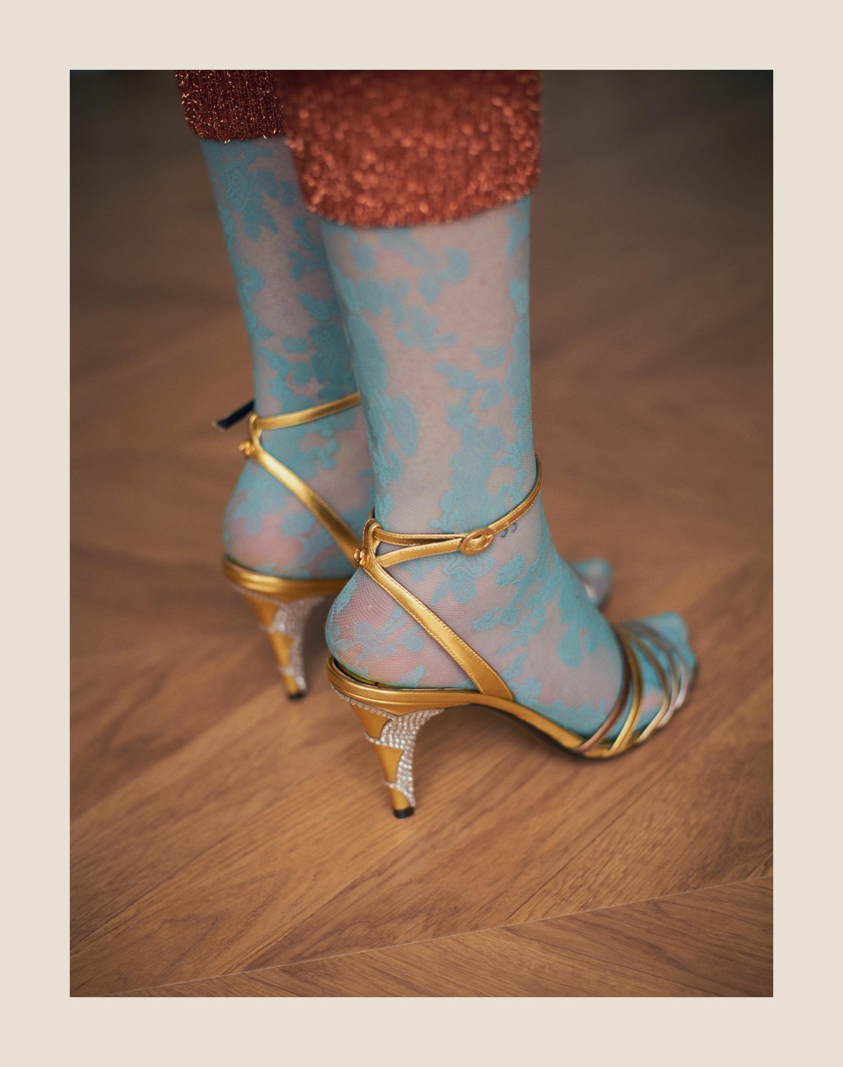 Valentino Ladycrush 85 Crystal-embellished Metallic Leather Pumps In Nude