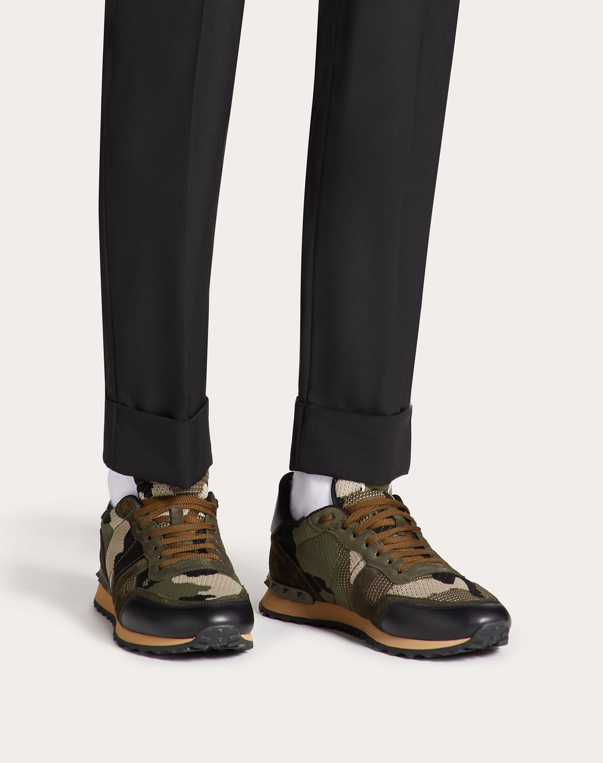 Valentino Camouflage Pattern Low Upper Board Shoes In Black