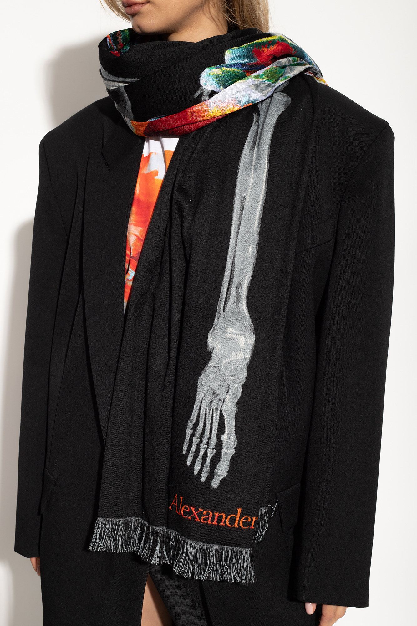 Alexander Mcqueen Orchid Skeleton Stole Wool-blend Scarf In Black