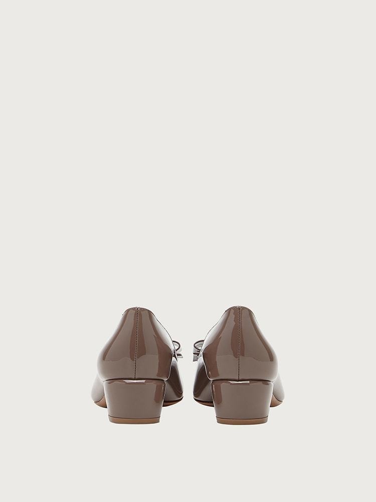 Ferragamo Shoes Woman Color Brown In Green