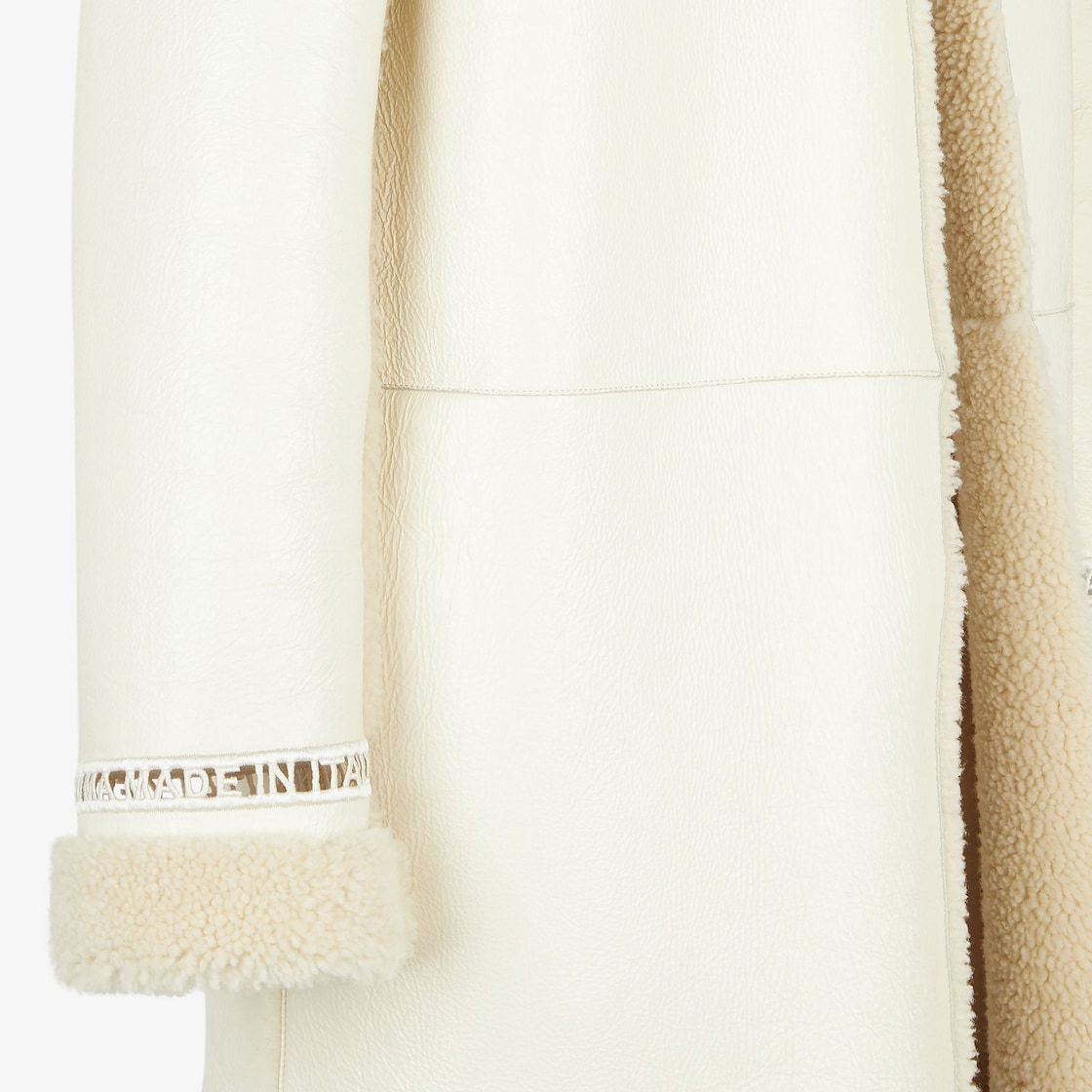 Fendi Mantel Long Sleeved Midi Coat In White
