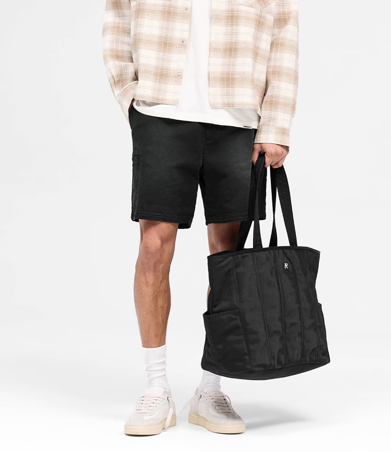 Represent Season Cargo Short In Jet Black