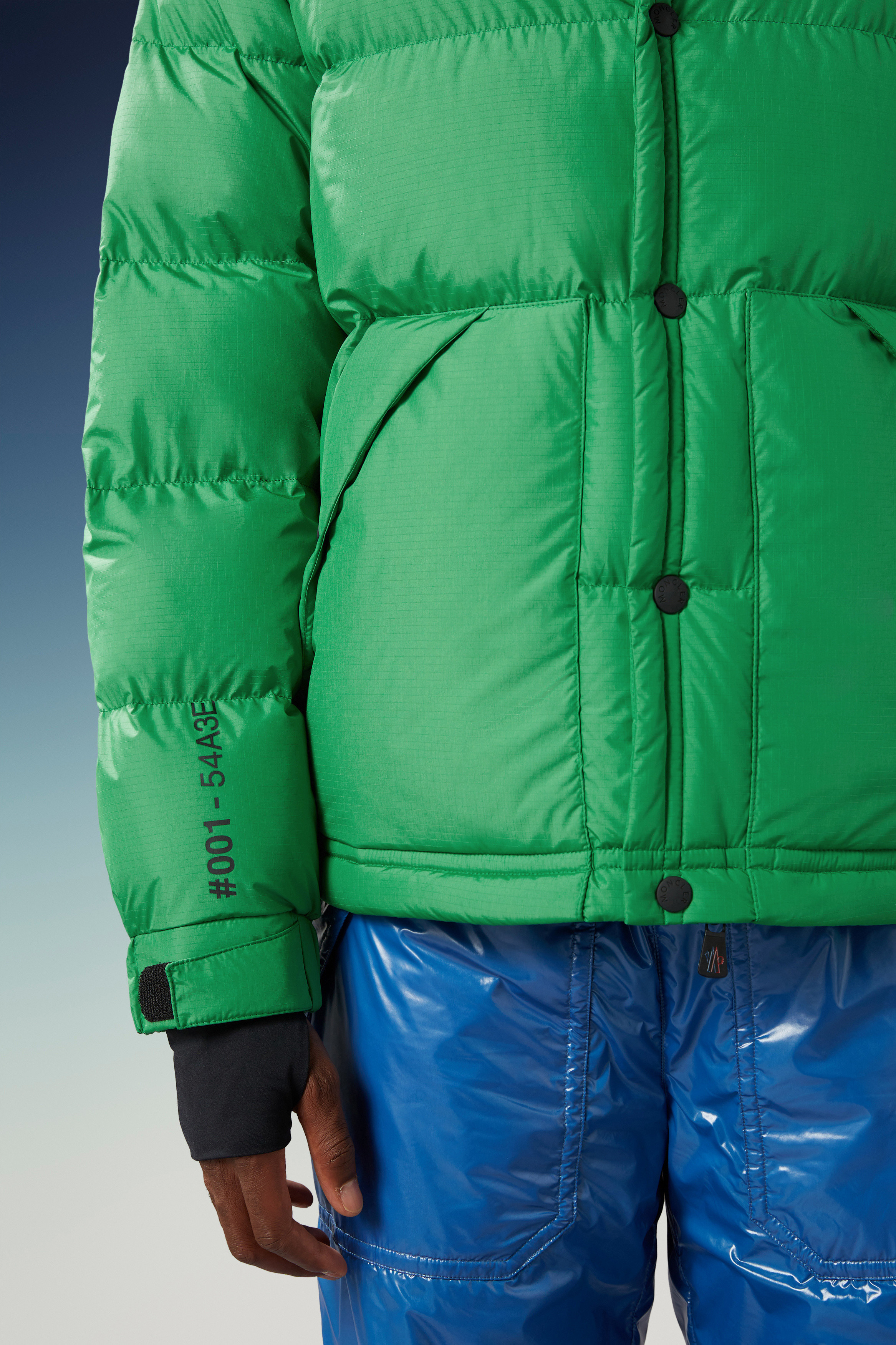 Moncler Logo-patch Ripstop Down Jacket In Green