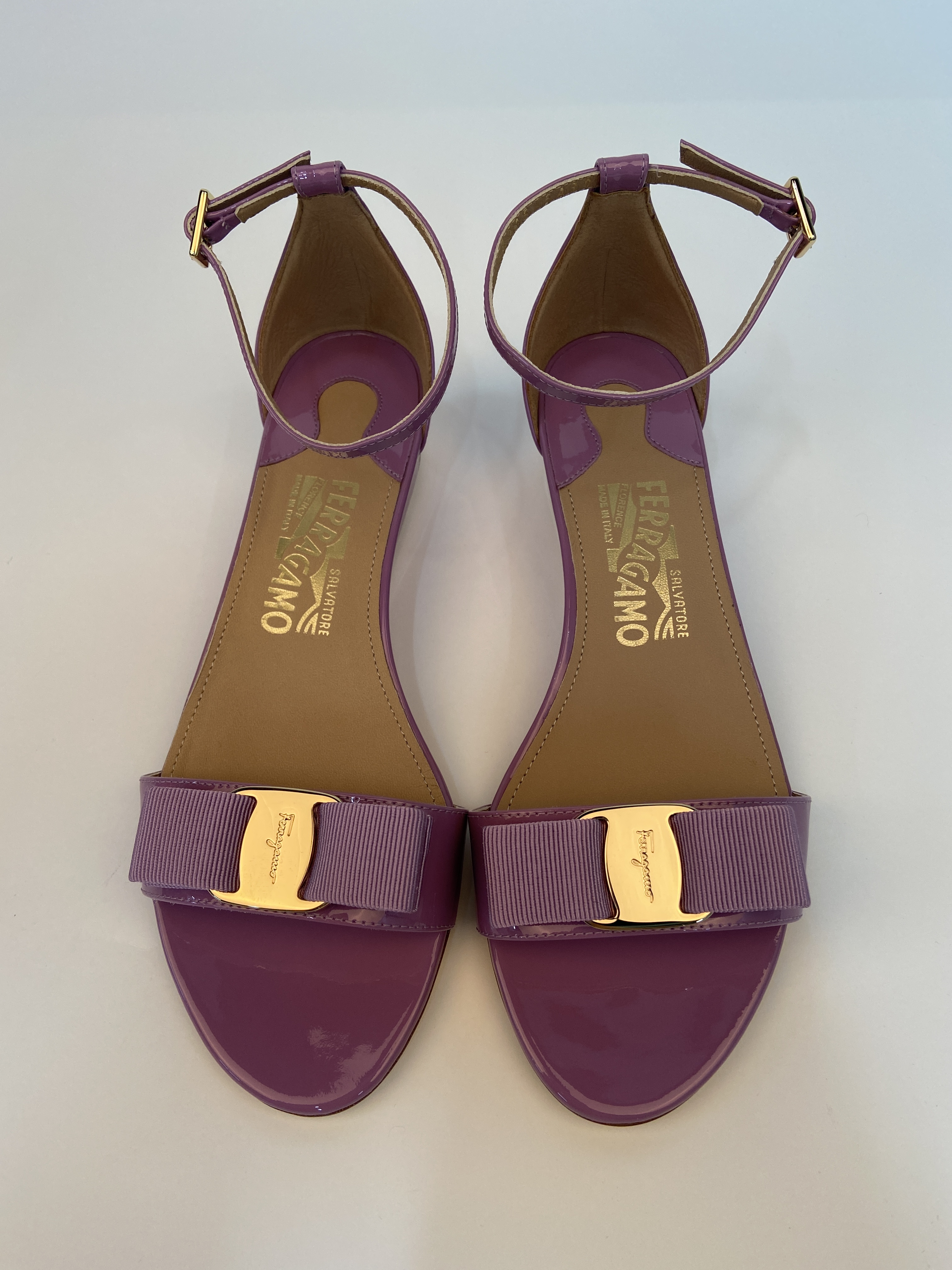 Ferragamo Bow-tie Sandals In Multicolor