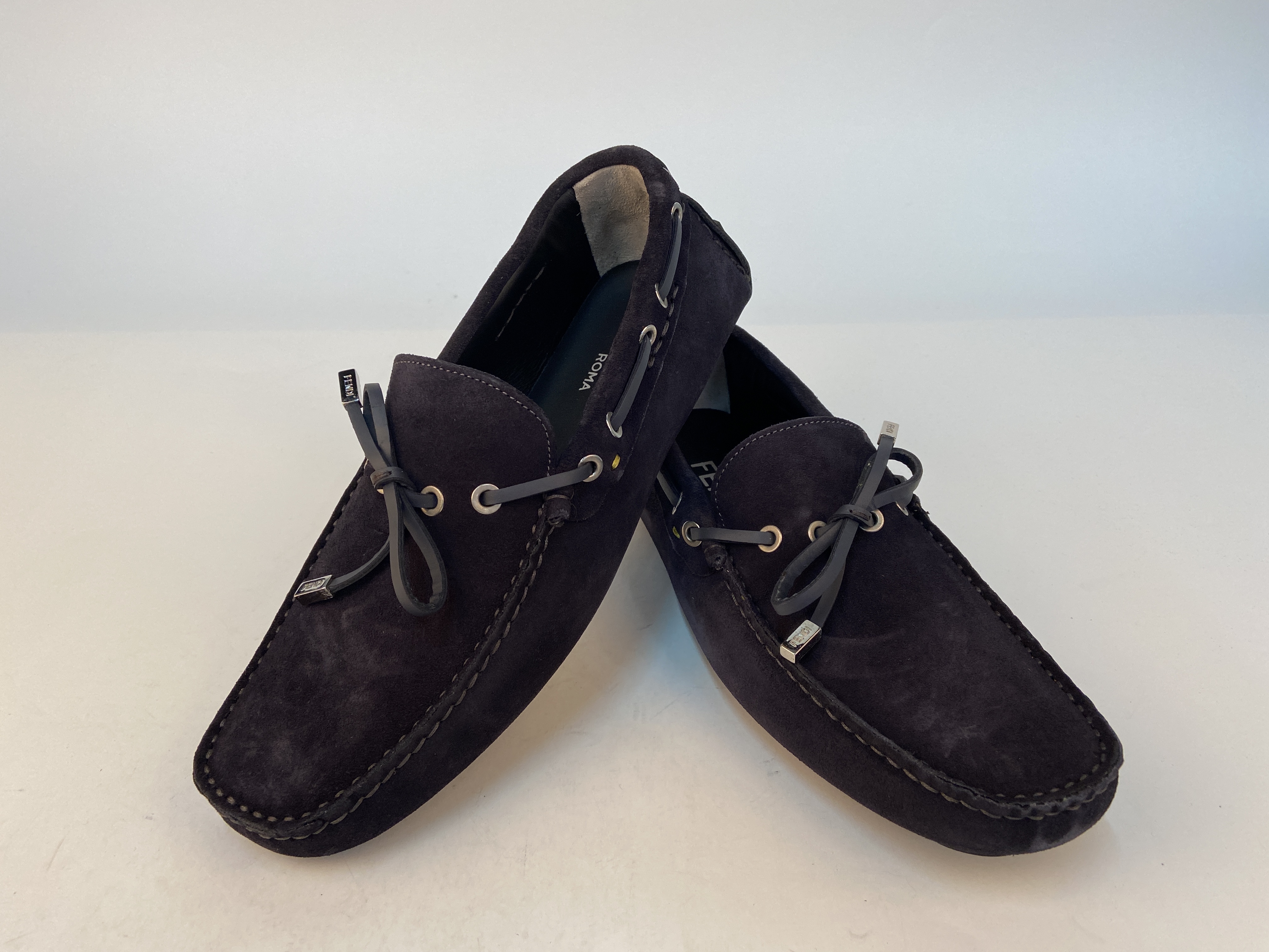 Fendi Flat-soled Casual Shoes In Black