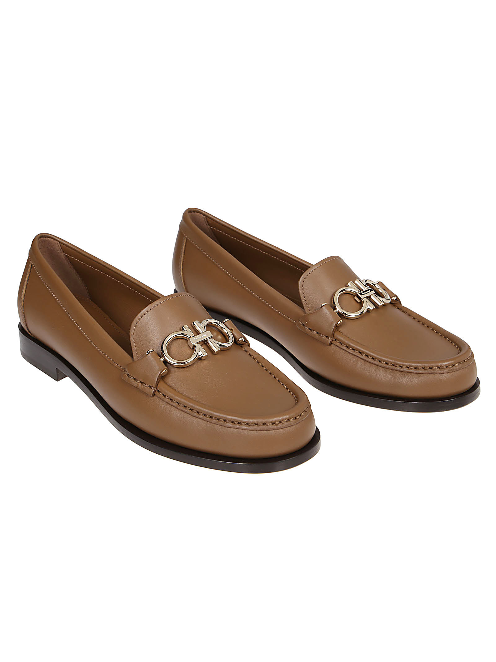 Ferragamo Horseshoe Buckle Decorative Flat Shoes In Brown