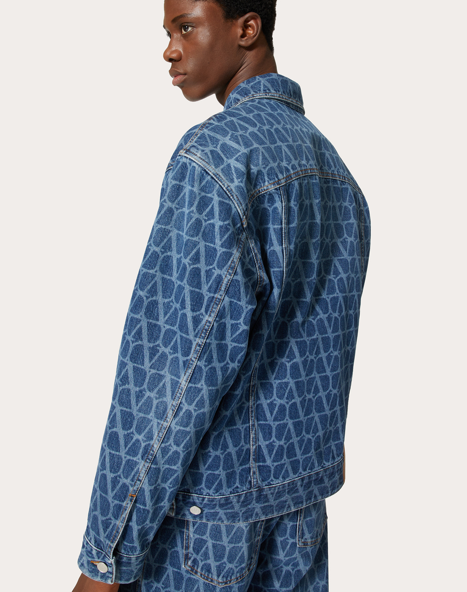 Valentino Blue Toile Iconographe Denim Jacket In Medium Blue Denim