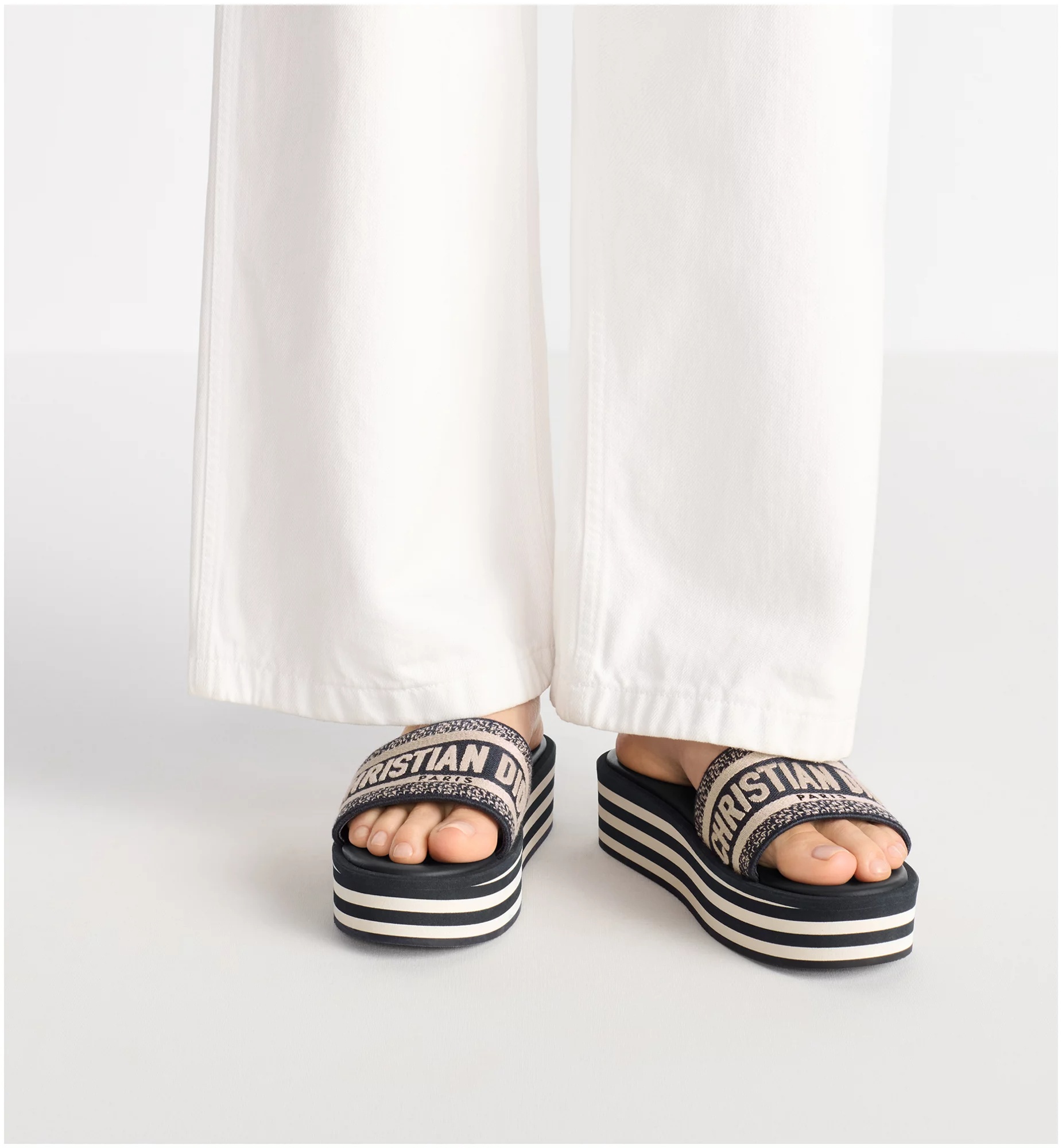 DIOR DWAY PLATFORM SLIDE