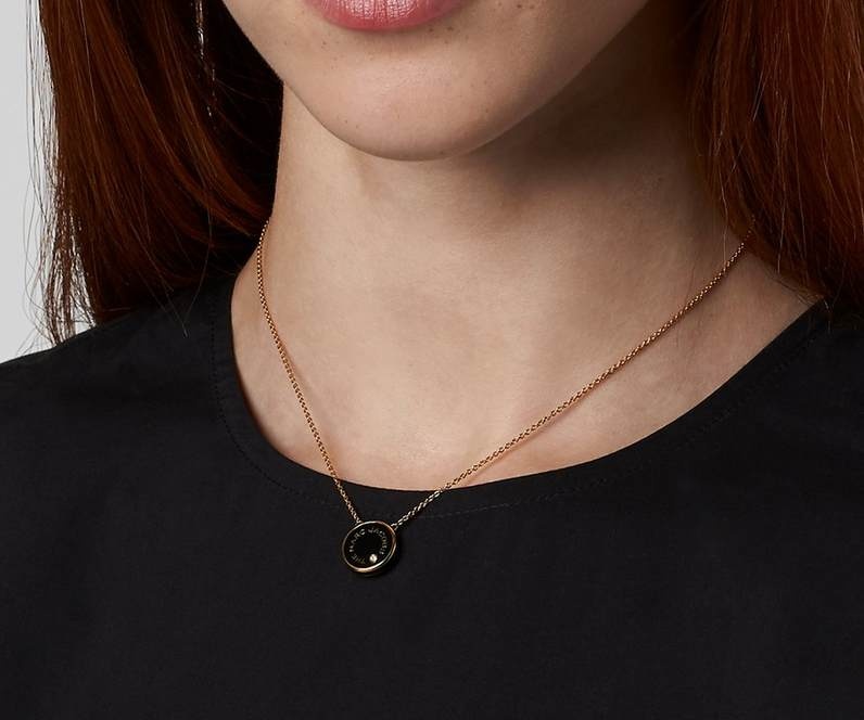 Marc Jacobs Round Necklace In White