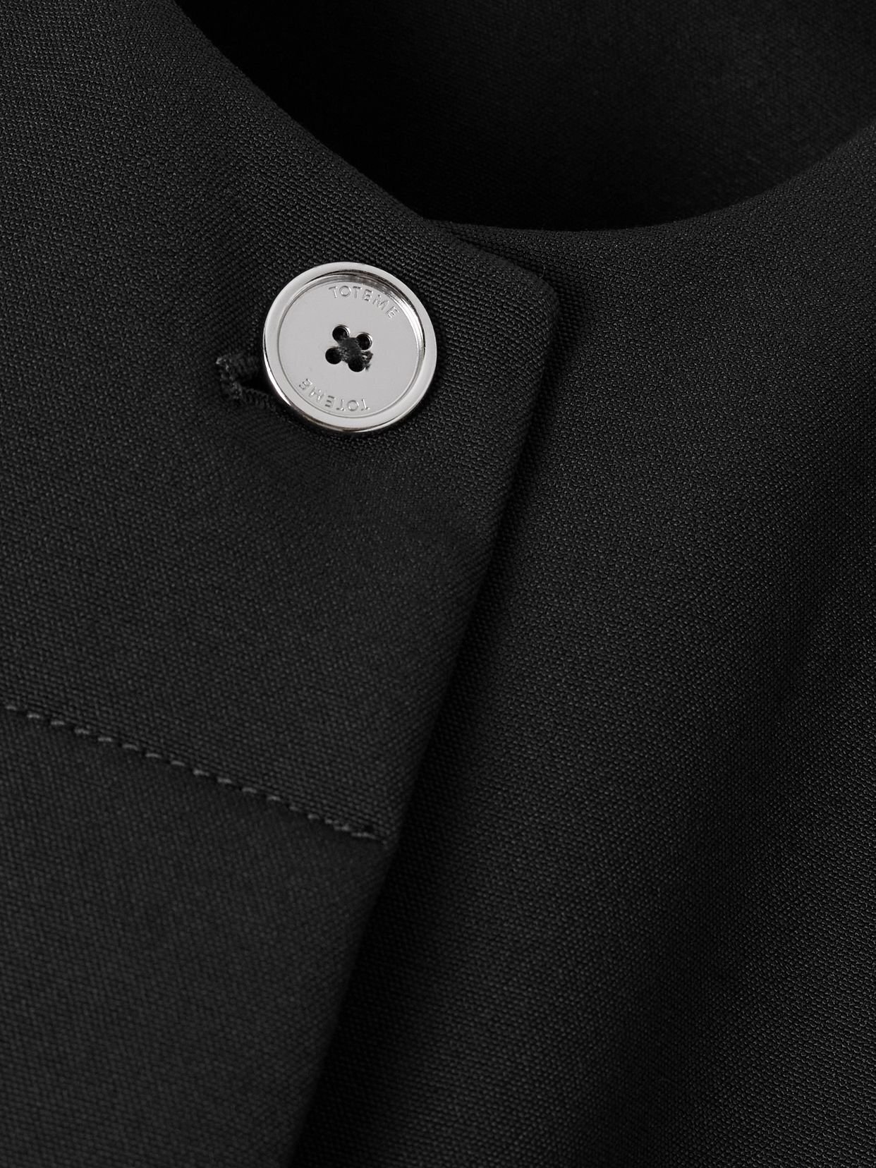 Totême Long-sleeved Suit Jacket In Black