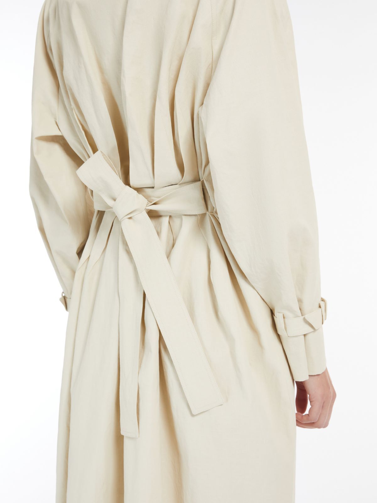 Max Mara Long-sleeved Windbreaker In White