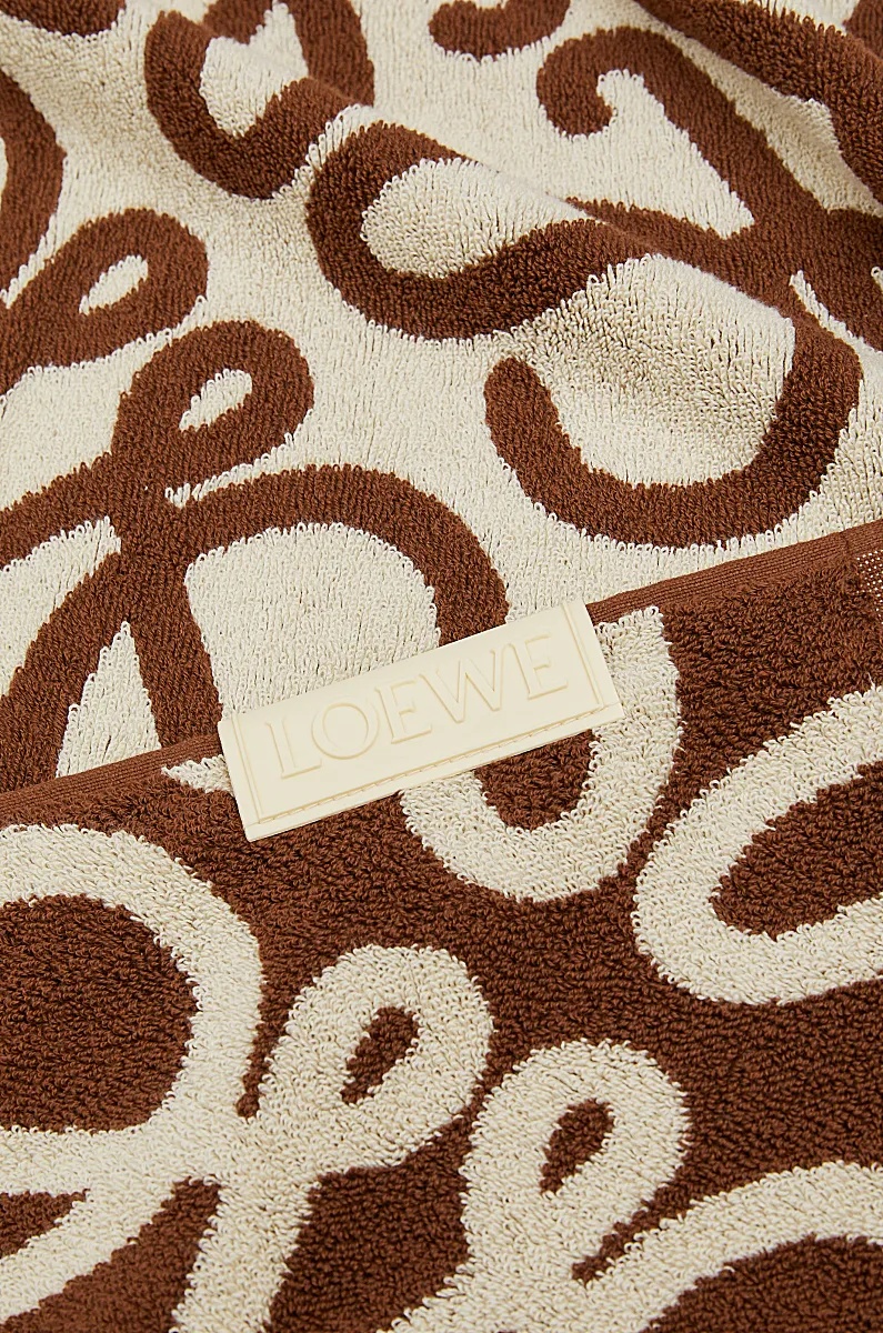 Loewe Logo Jacquard Towel In Brown