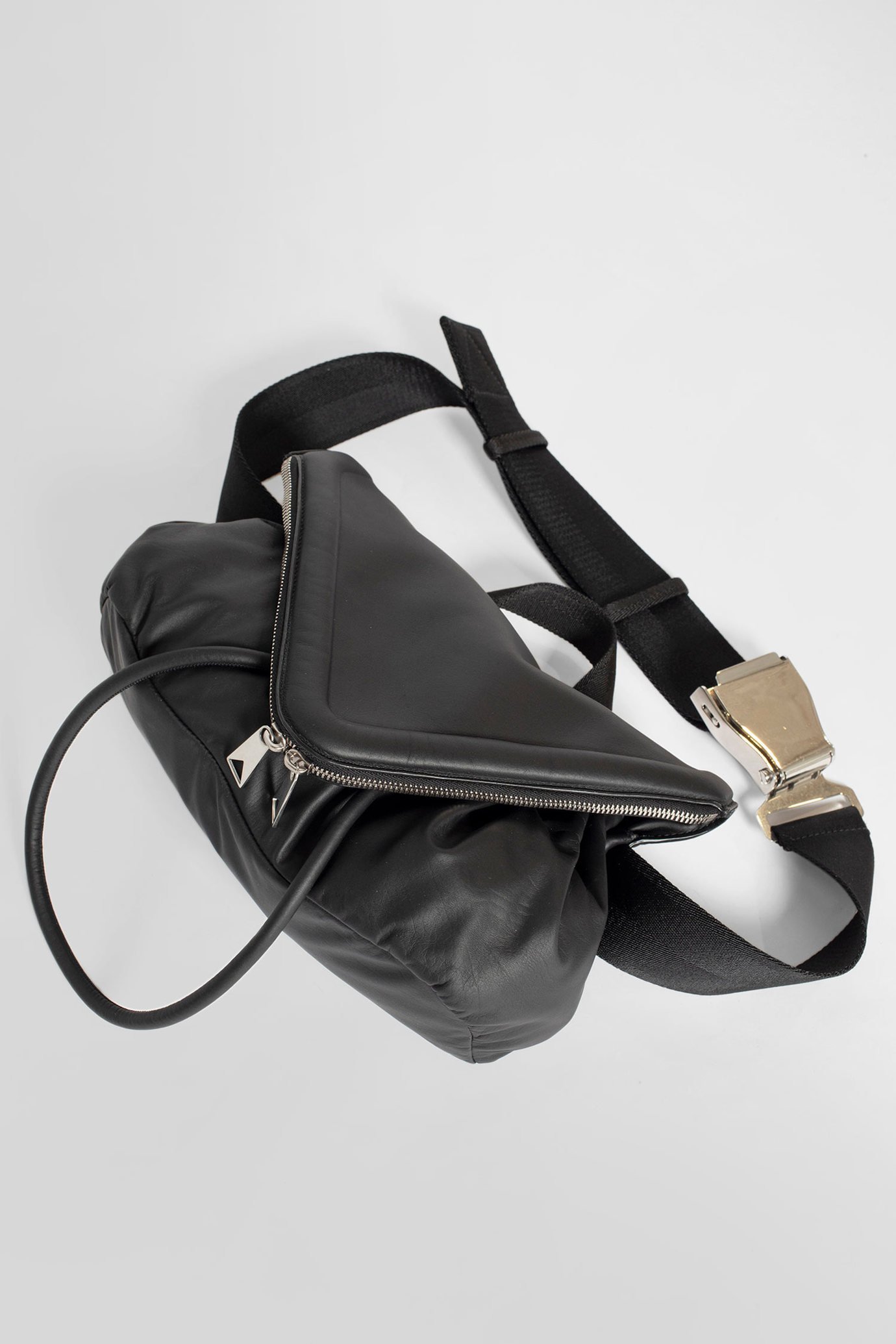Bottega Veneta Leather Belt Bag In Black
