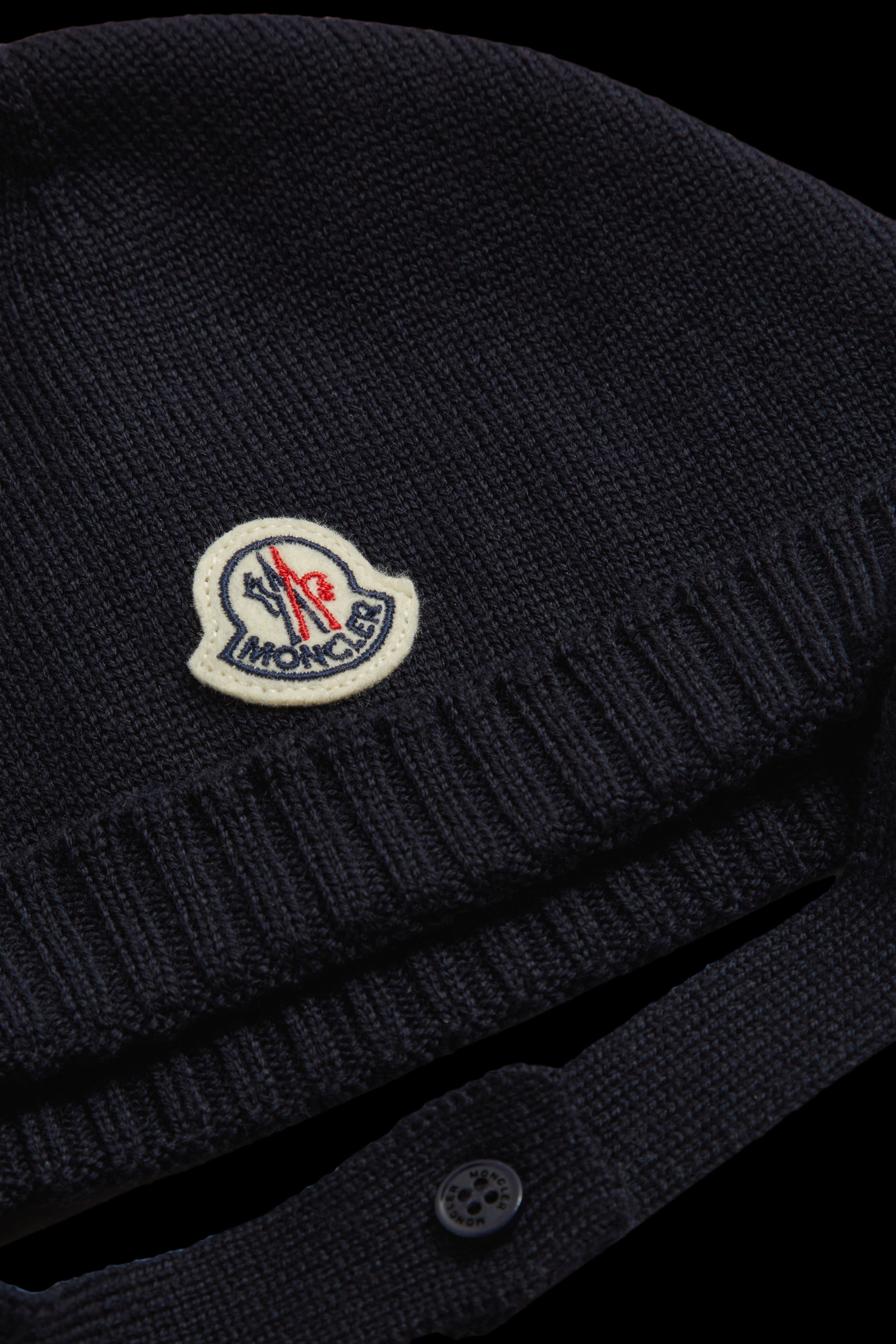 Moncler Logo Hat Glove Set In Black