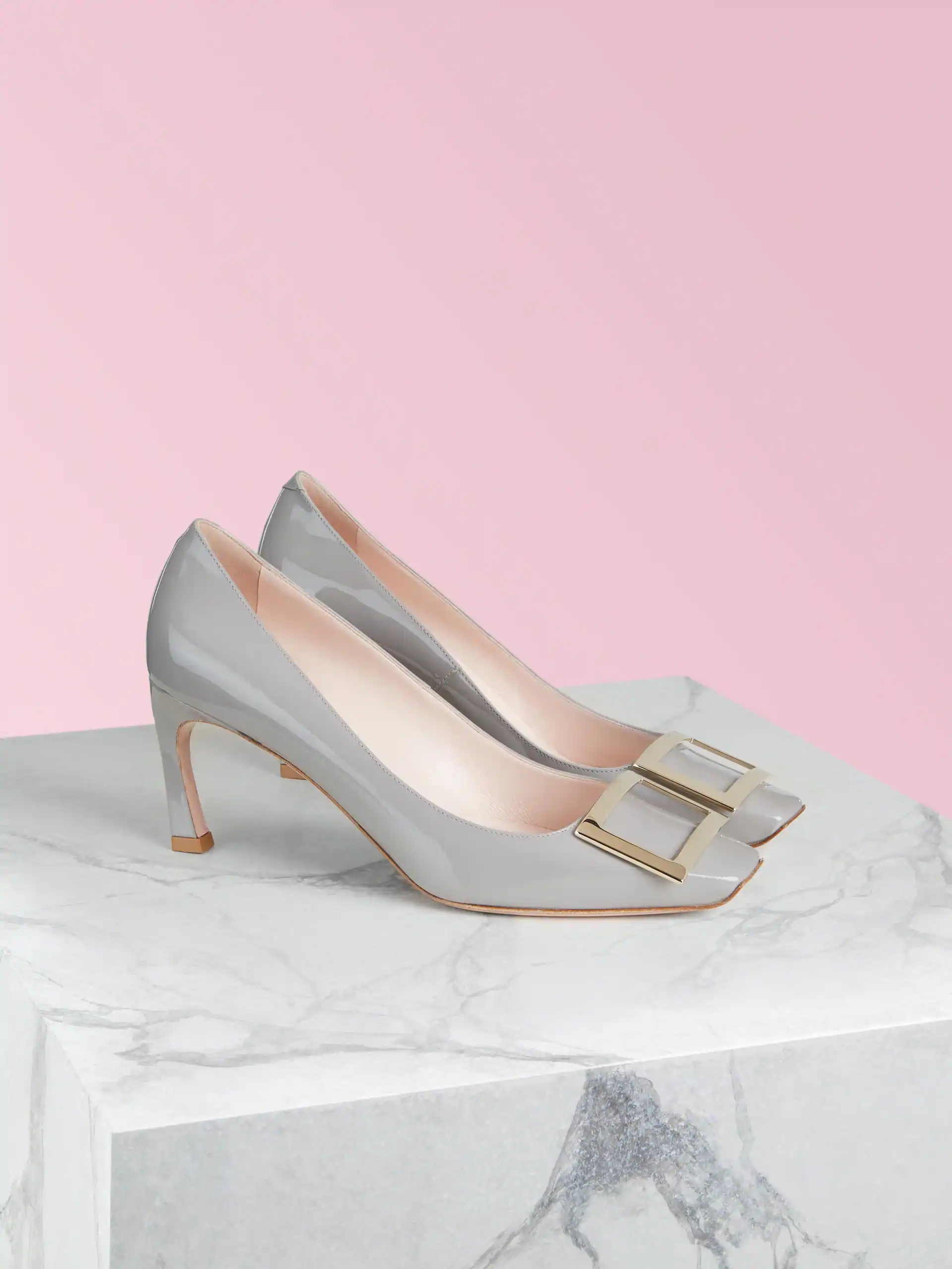 Roger Vivier Gray Calfskin Pumps With Golden Buckle And 7cm Stiletto Heel In Gray