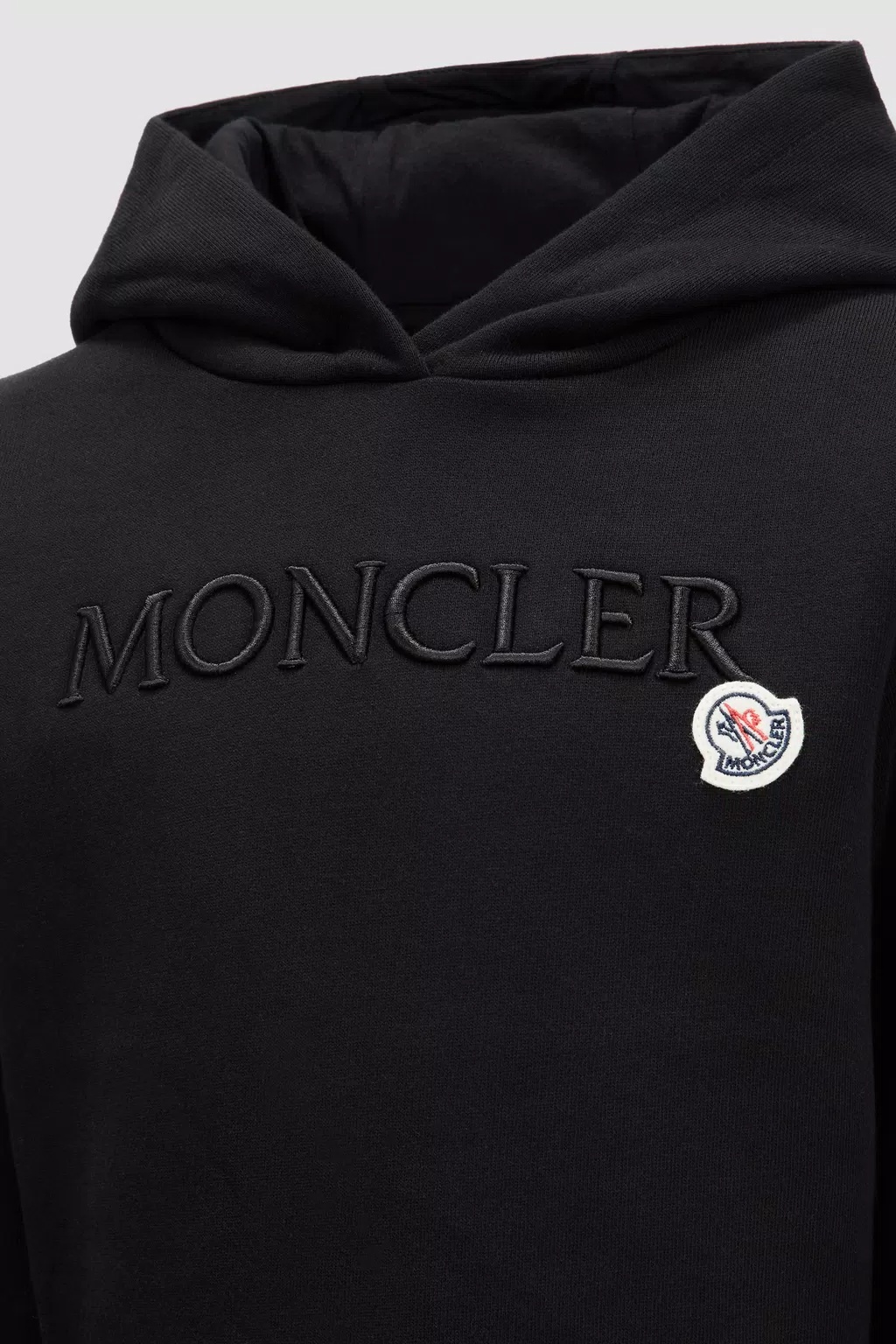 Moncler Enfant Logo Embroidered Hoodie In Black