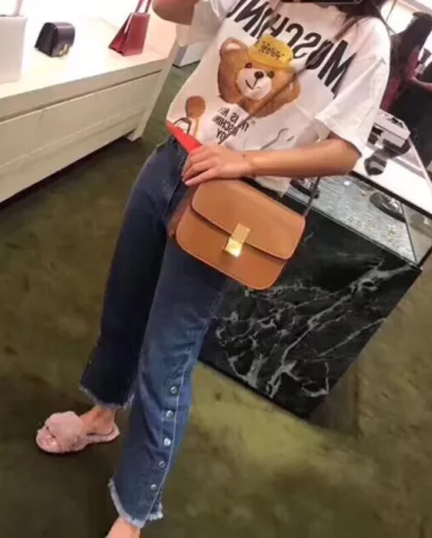 Celine Classic Medium Cow Leather Handbag In Brown