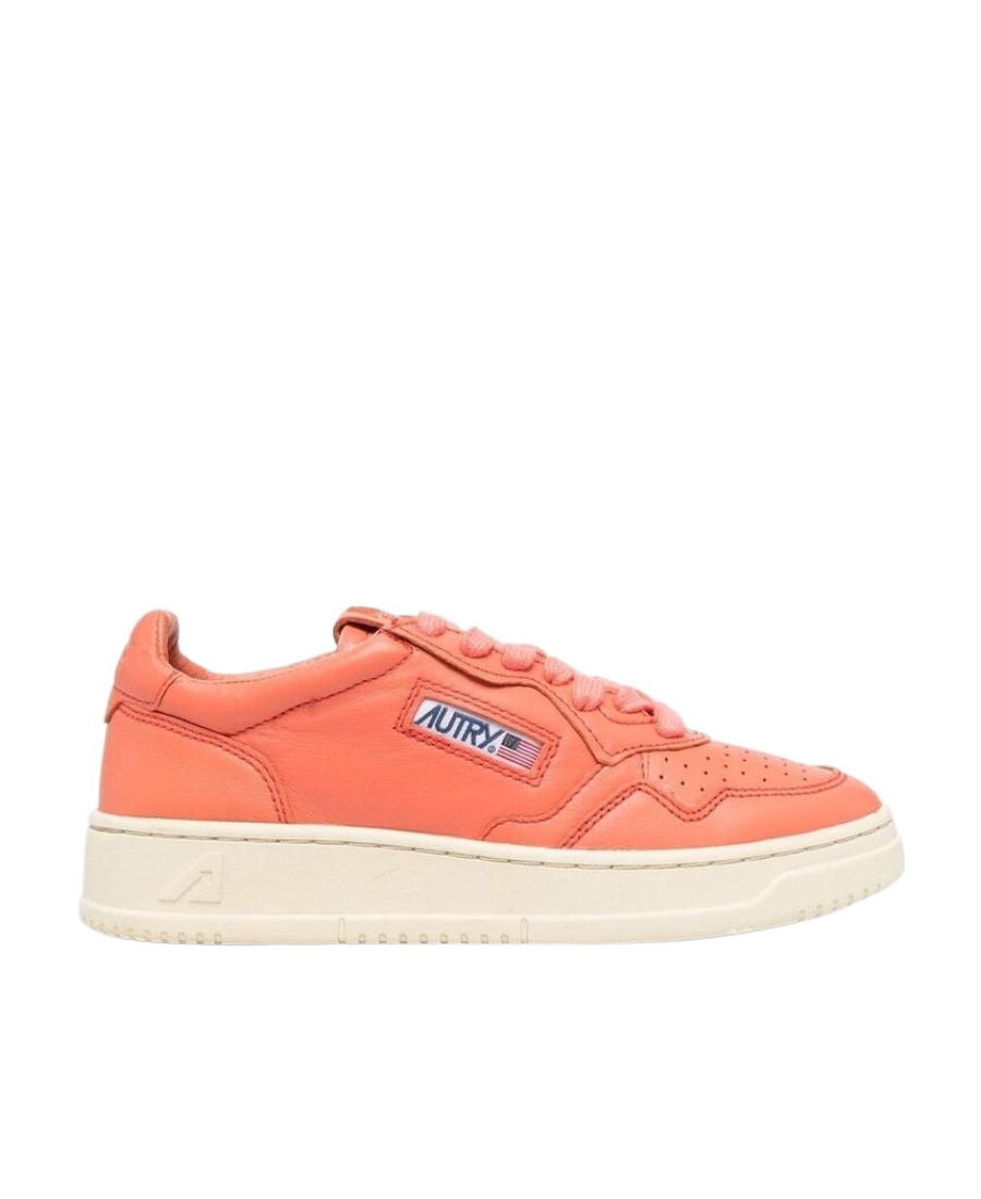 Autry Medalist Low-top Sneakers In Pink