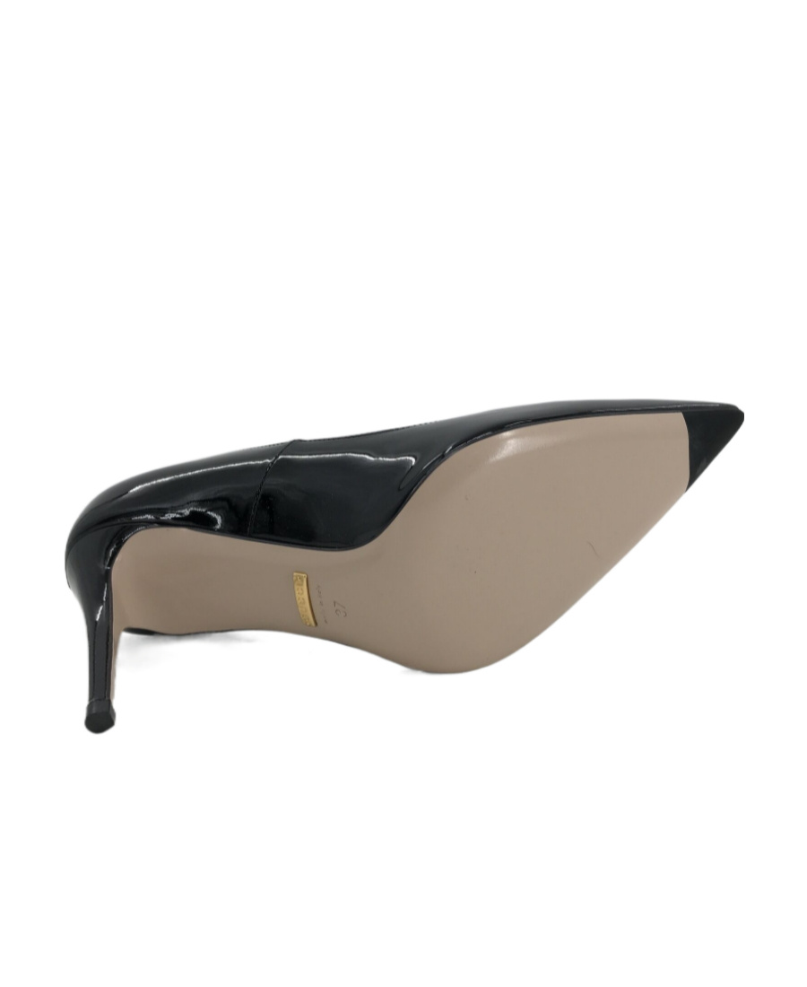 Gucci Logo Pointed High Heels In Black