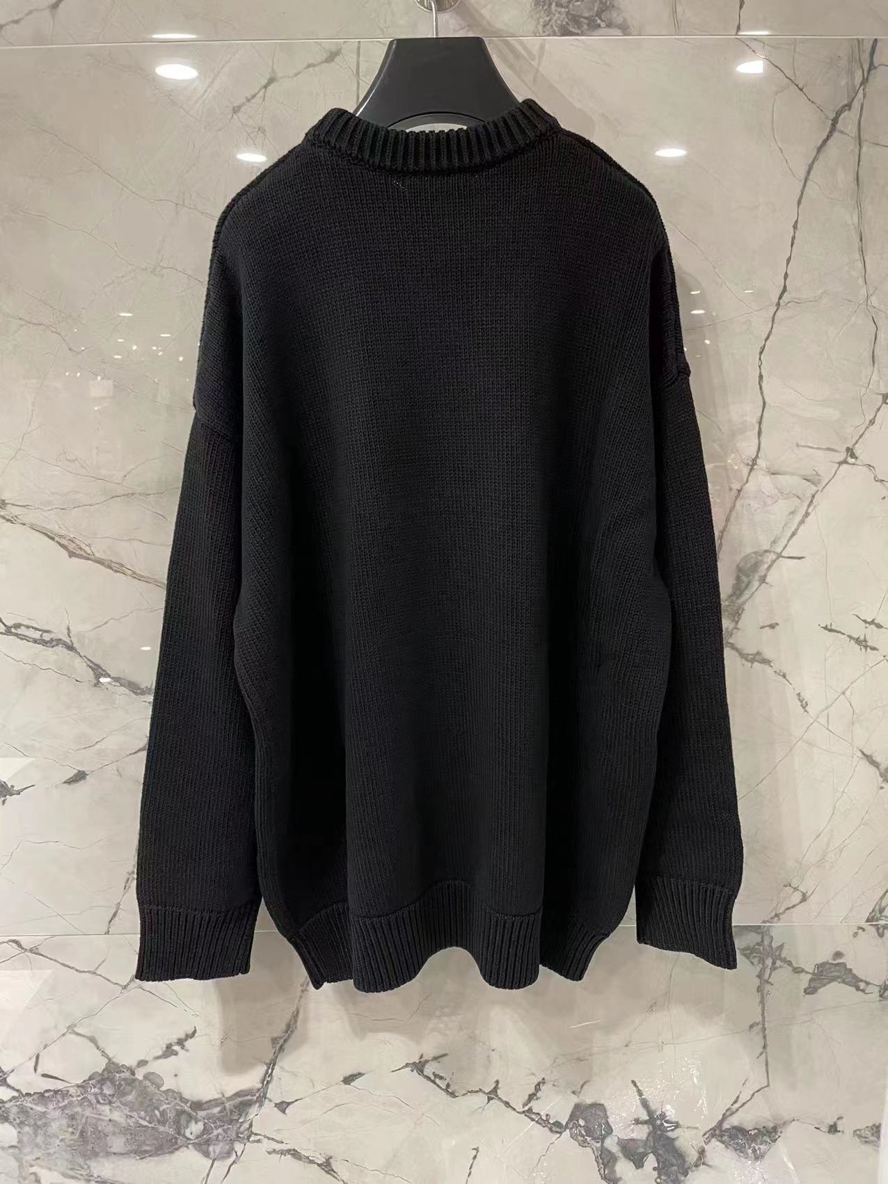Balenciaga Logo Detail Sweater In Black