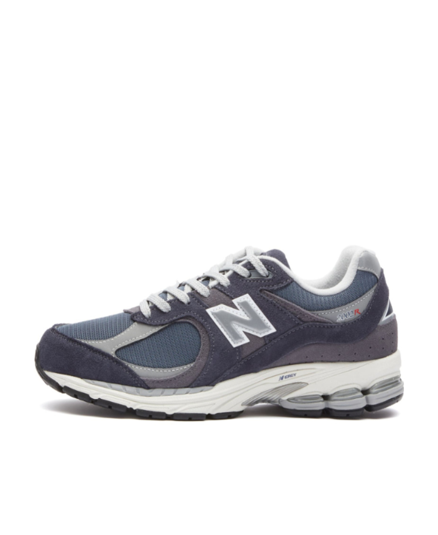 New Balance 2002r Panelled Sneakers In Black