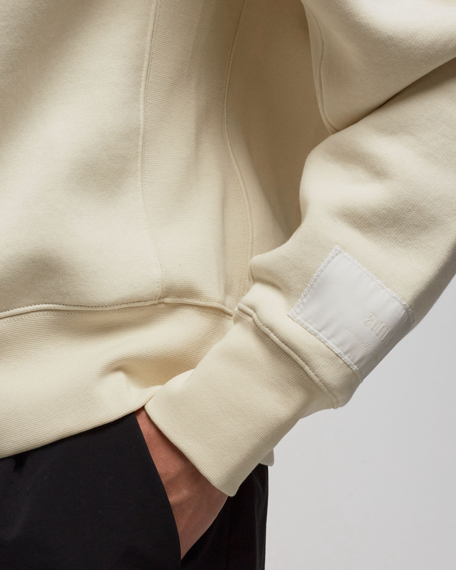 Ami Alexandre Mattiussi Ami Paris Logo Patch Crewneck Sweatshirt In Nude
