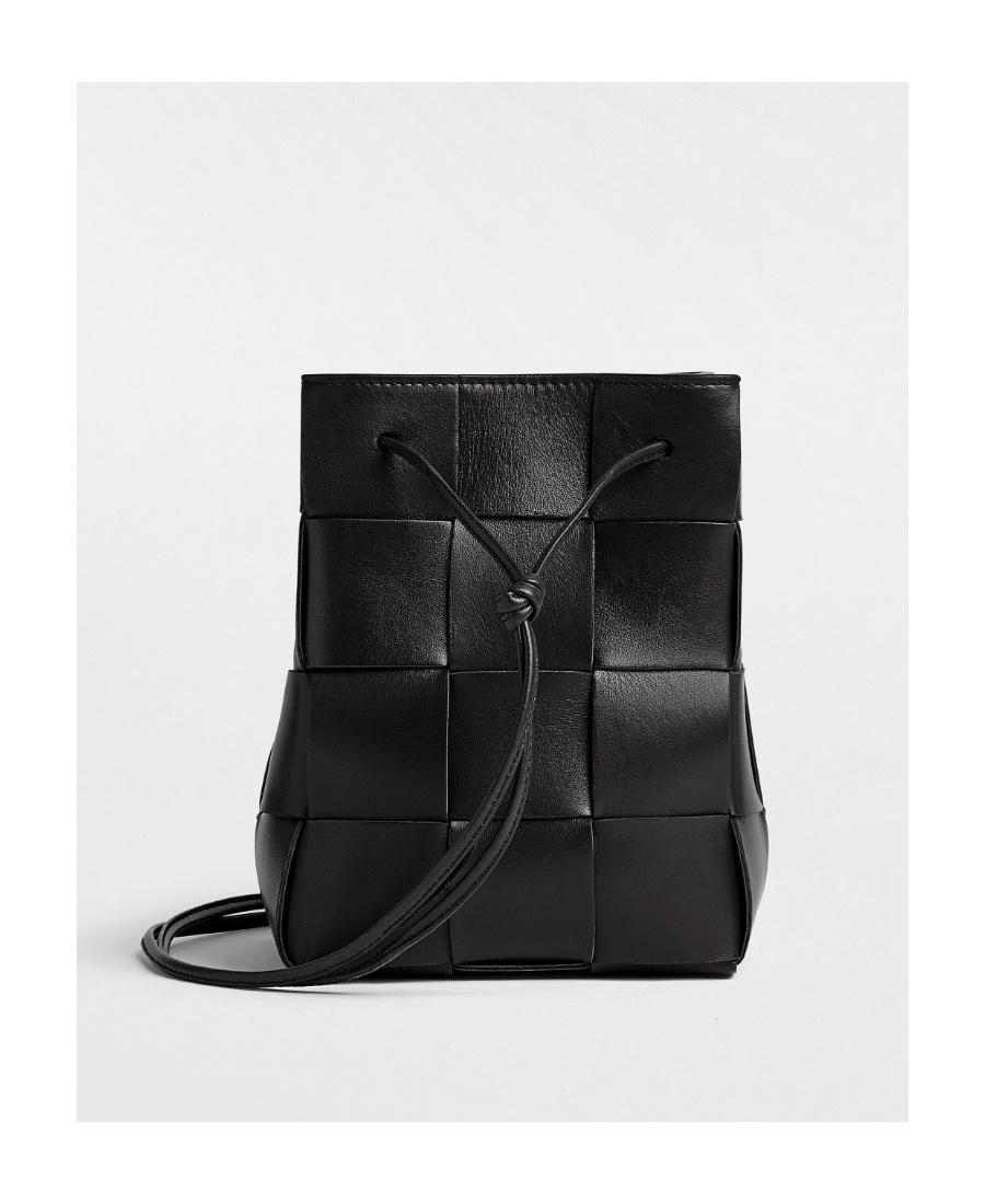 Bottega Veneta Cassette Small Leather Bucket Bag In Black