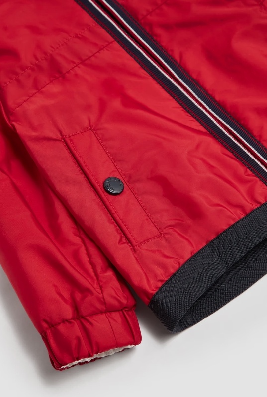 Moncler Logo Patch Hooded Jacket In Red