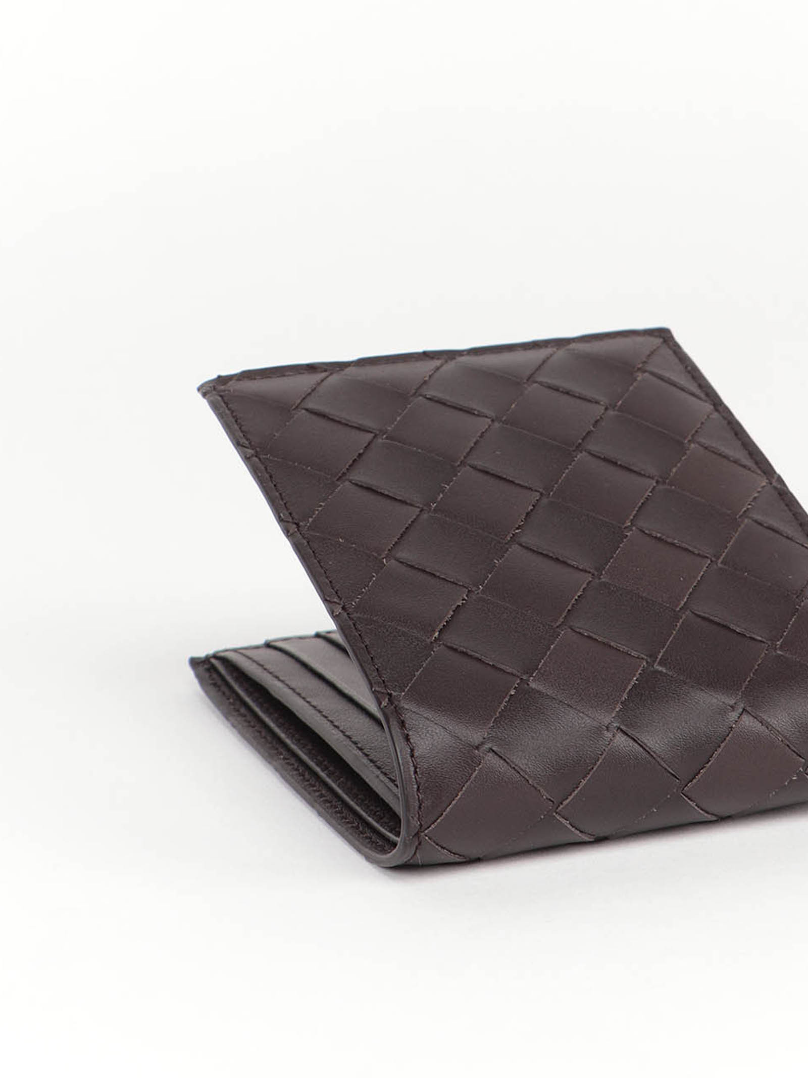 Bottega Veneta Men Leather Wallet With Intrecciato Motif In Black