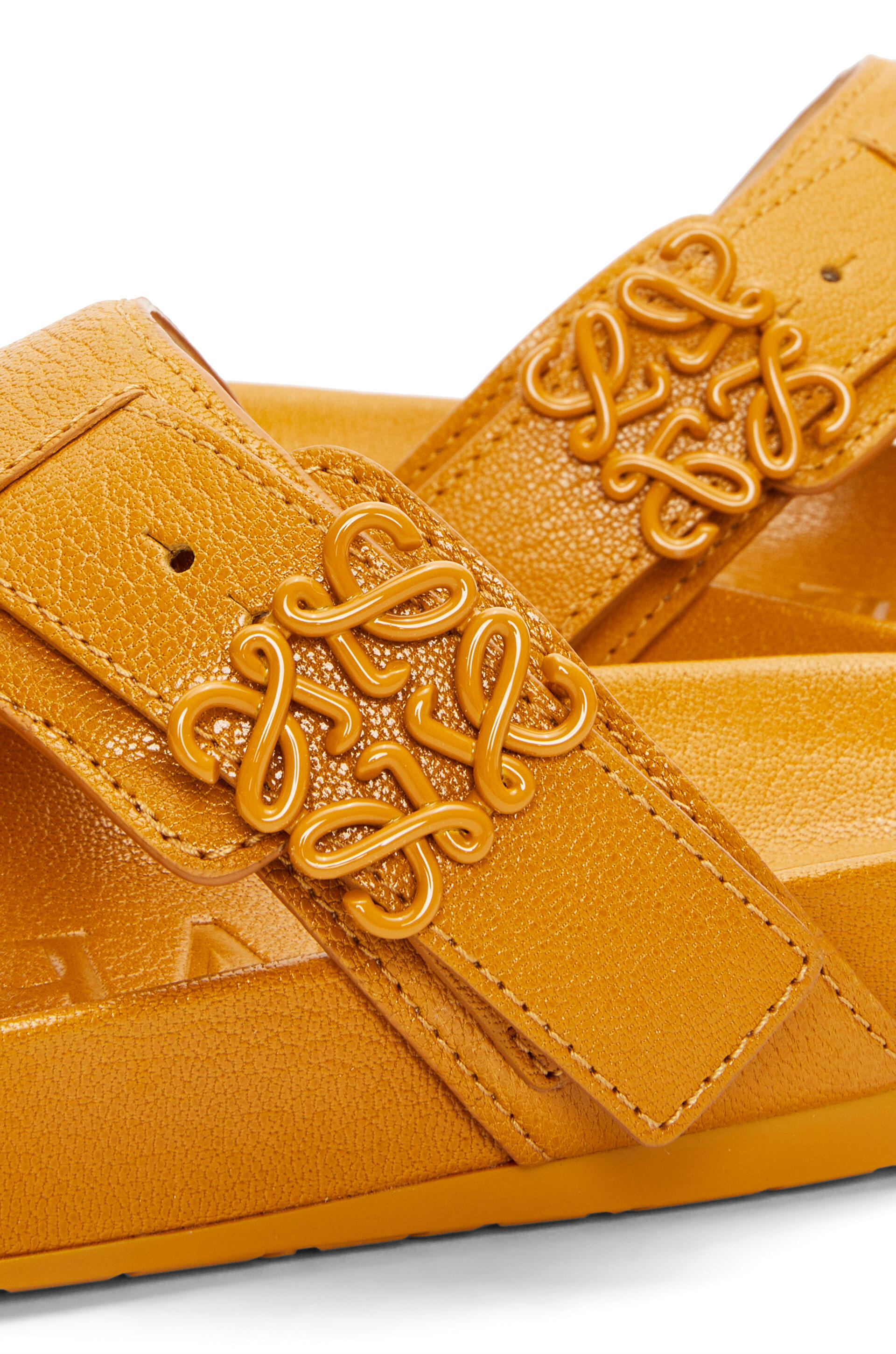 Loewe Logo-plaque Leather Flip Flops In Yellow