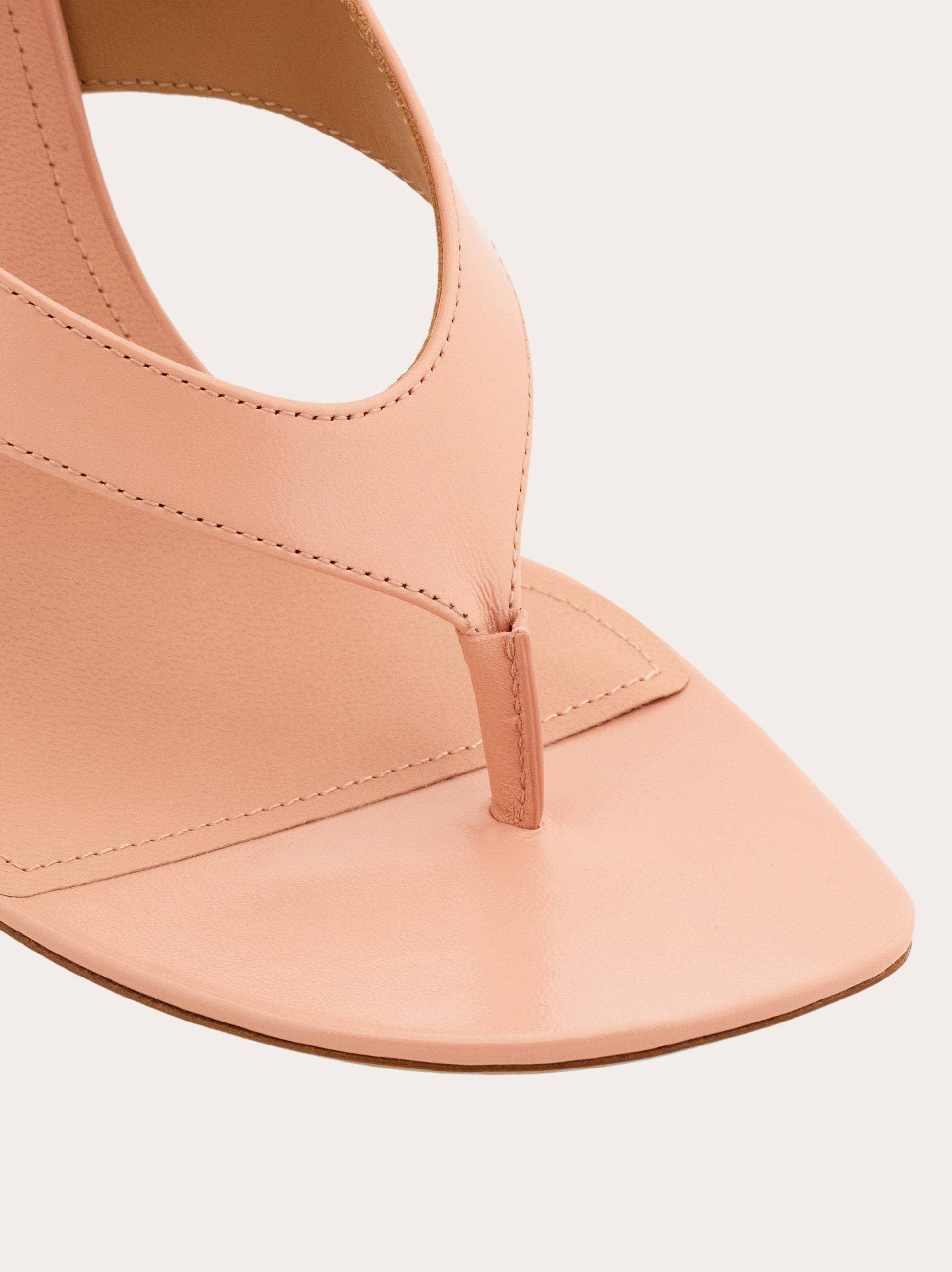Ferragamo Leather Leliu 95 Thong Sandals With Bow Detail In Pink