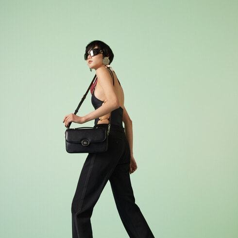 Gucci Foldover-top Leather Shoulder Bag In Black