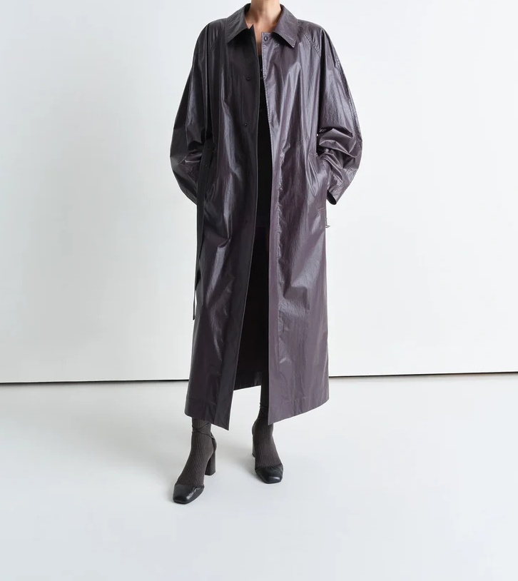 Lemaire Light Belted Coat In Gray-black