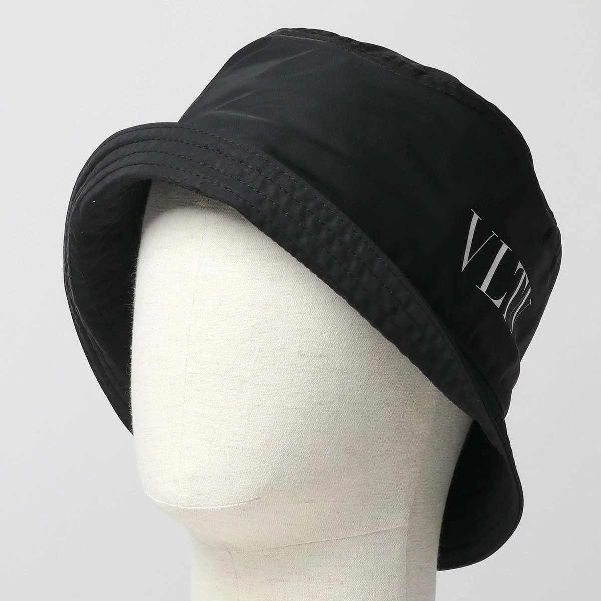 Valentino Vltn Logo-print Bucket Hat In Black