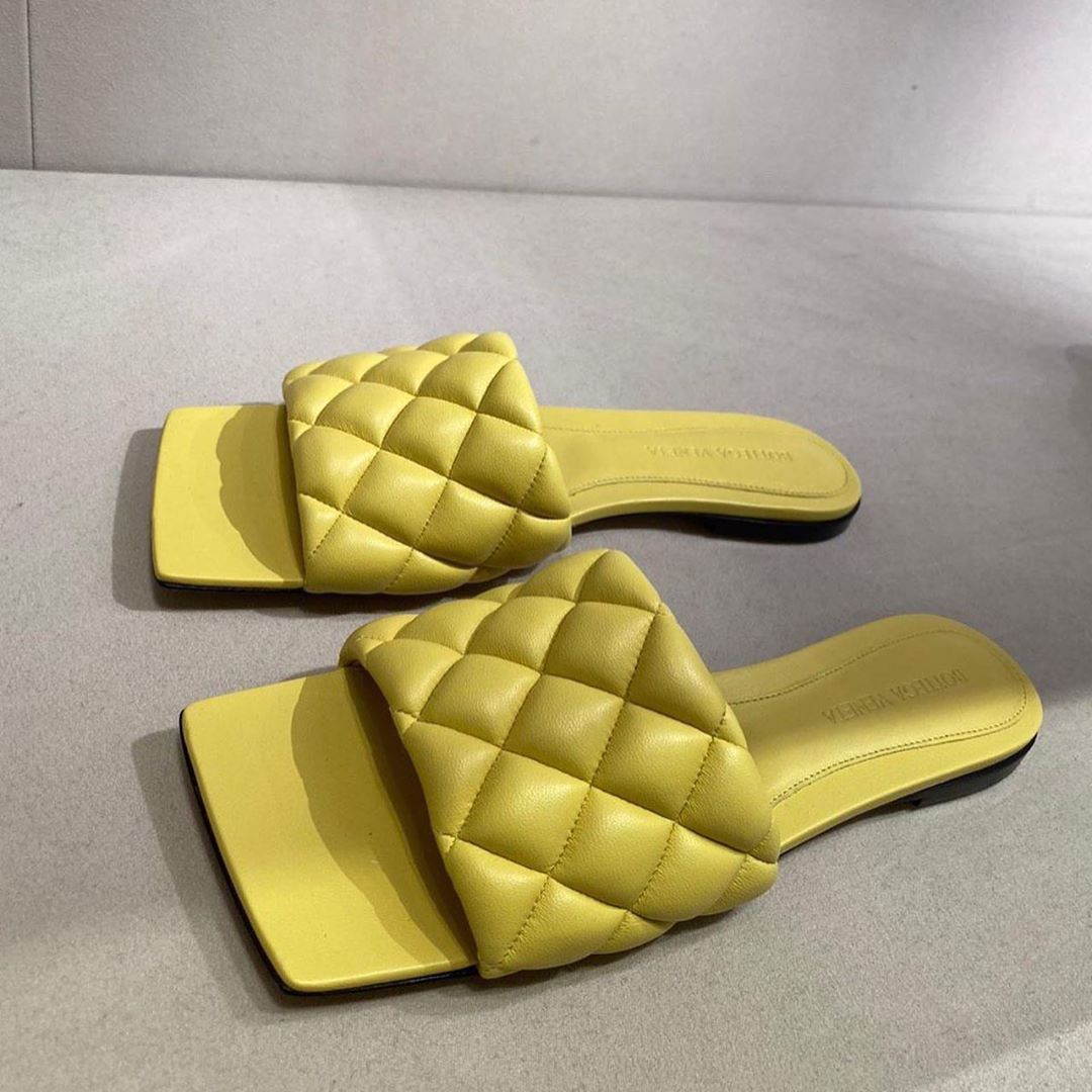 Bottega Veneta The Lido Flat Mules In Intrecciato Nappa Lambskin In Yellow