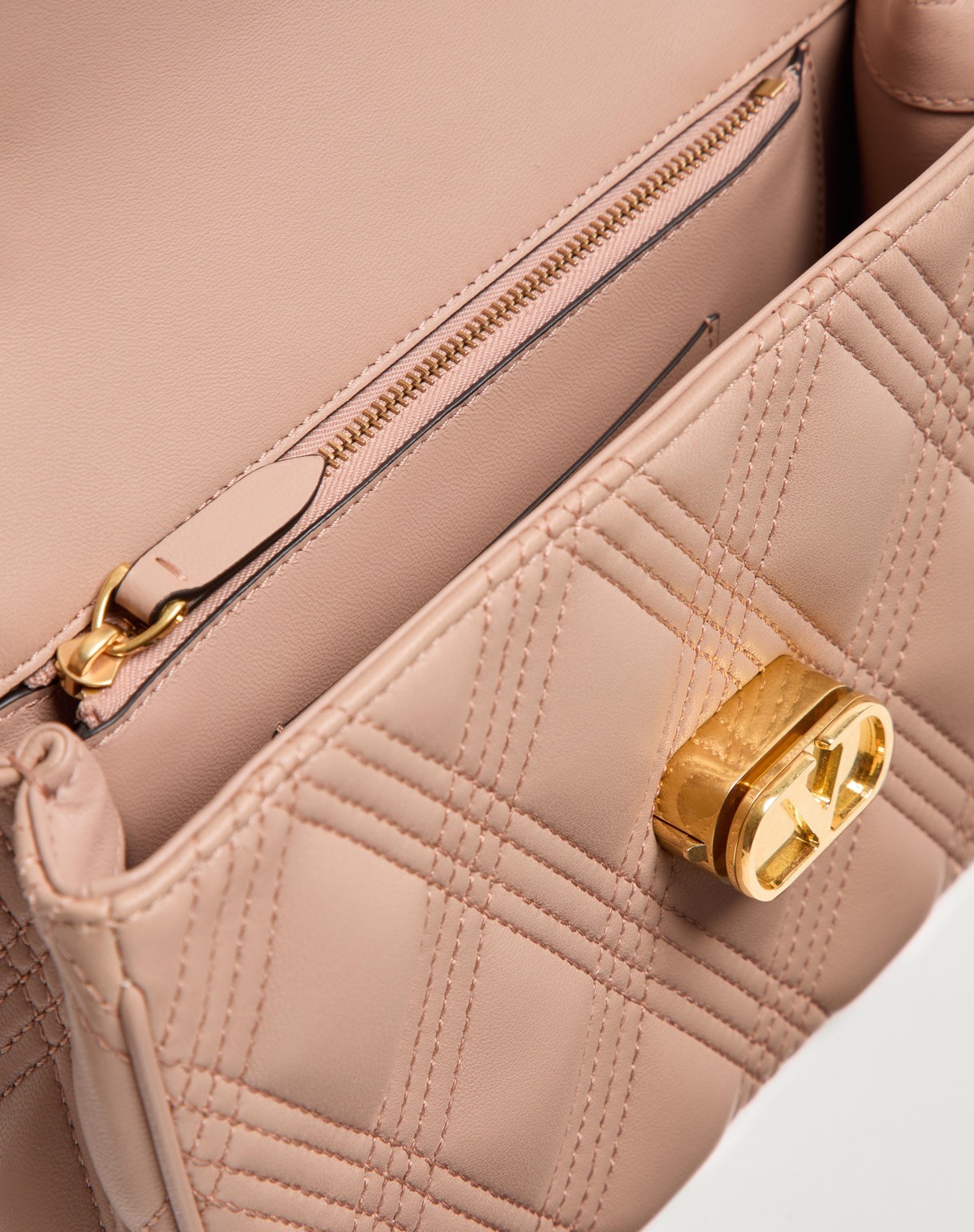 Valentino Medium Lambskin Quilty Shoulder Bag In Pink