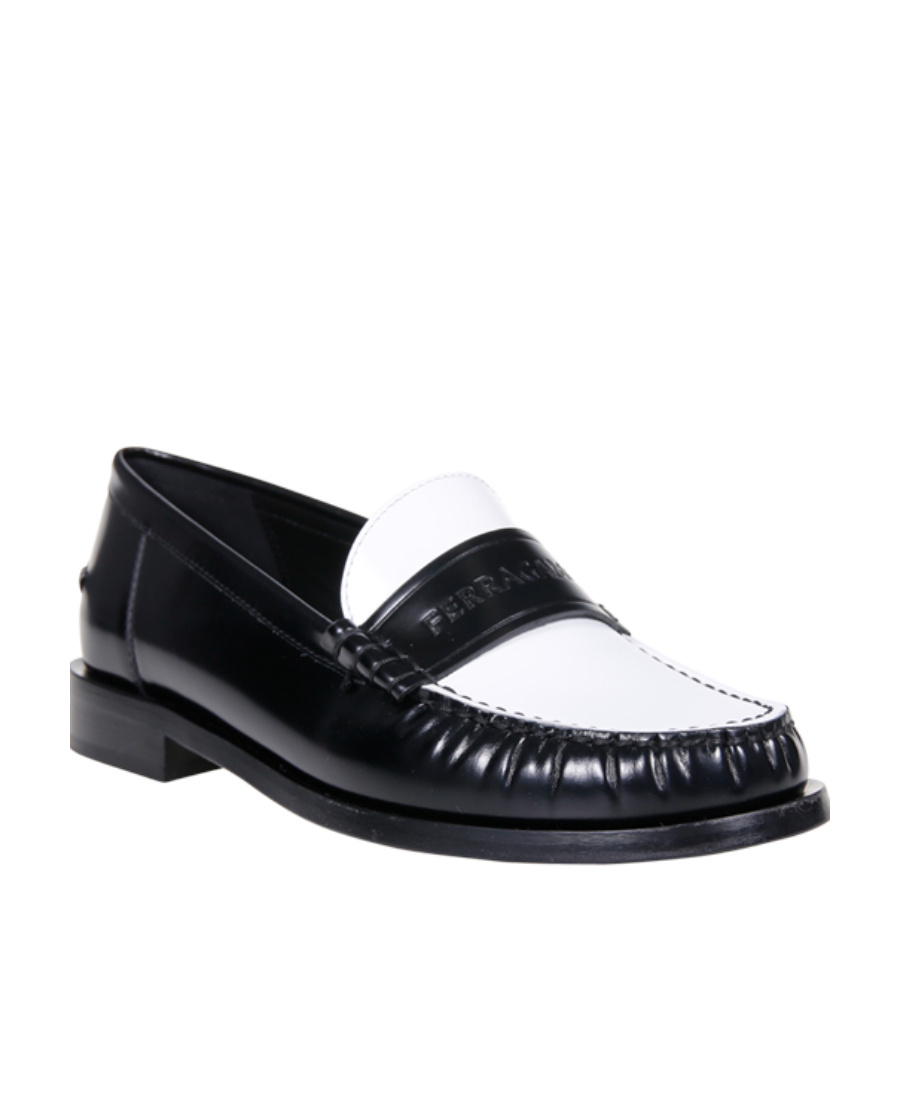 Ferragamo Irina Moccasins In Brushed Leather In Black