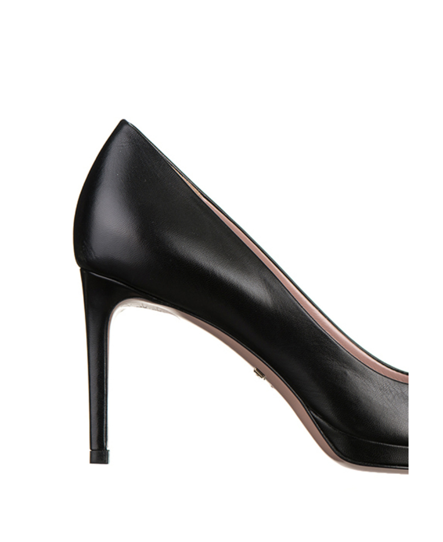 Gucci Horse Title Buckle Details High Heels In Black