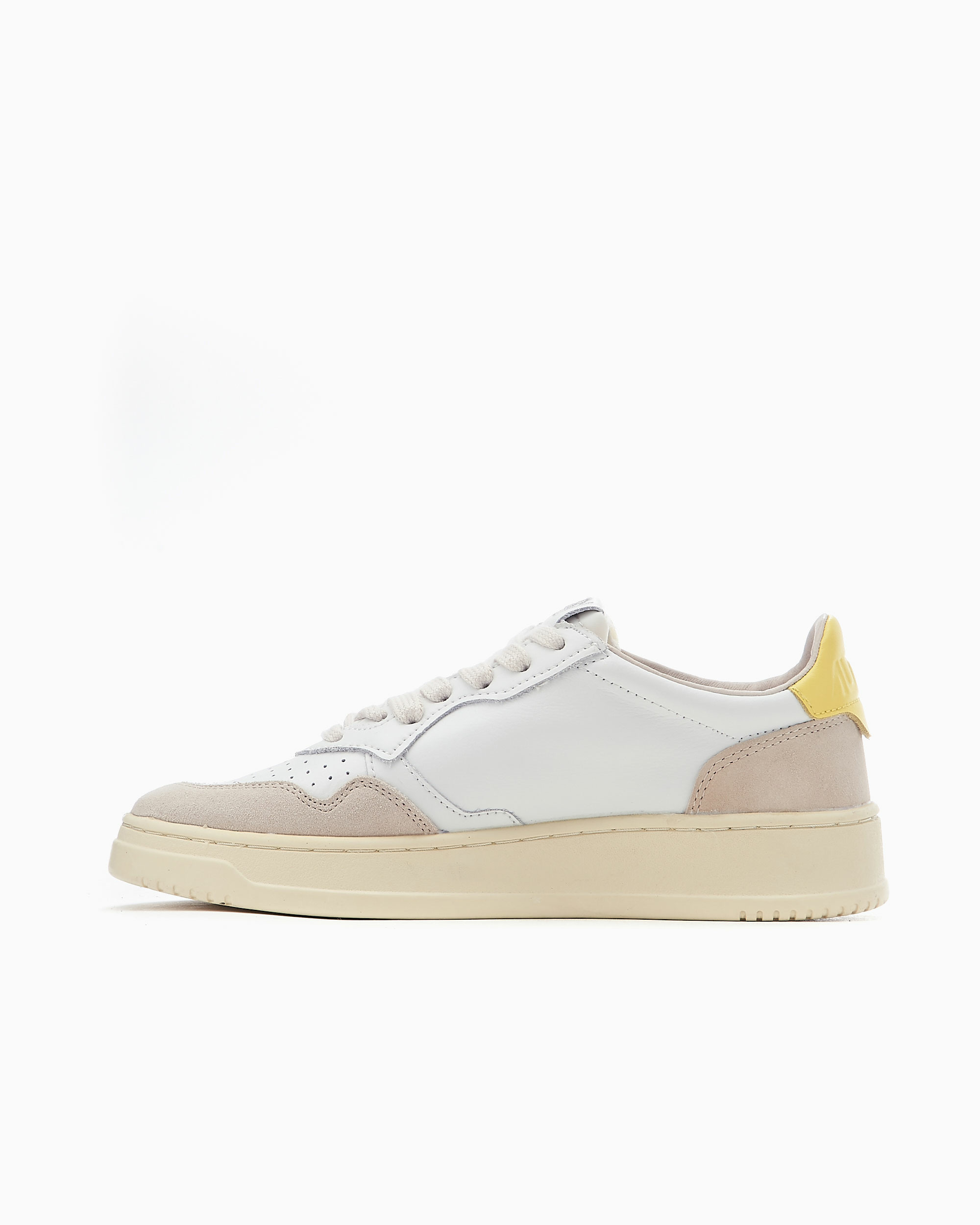 Autry 01 Sneakers In White Suede And Leather In Nude