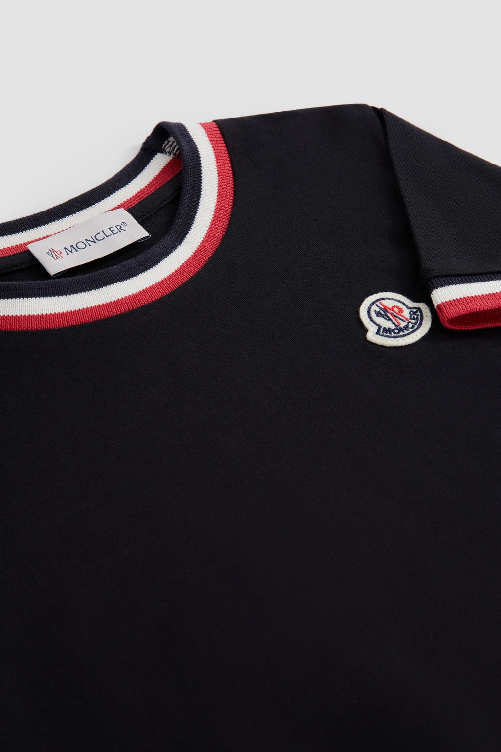 Moncler Logo Short-sleeved T-shirt In Black
