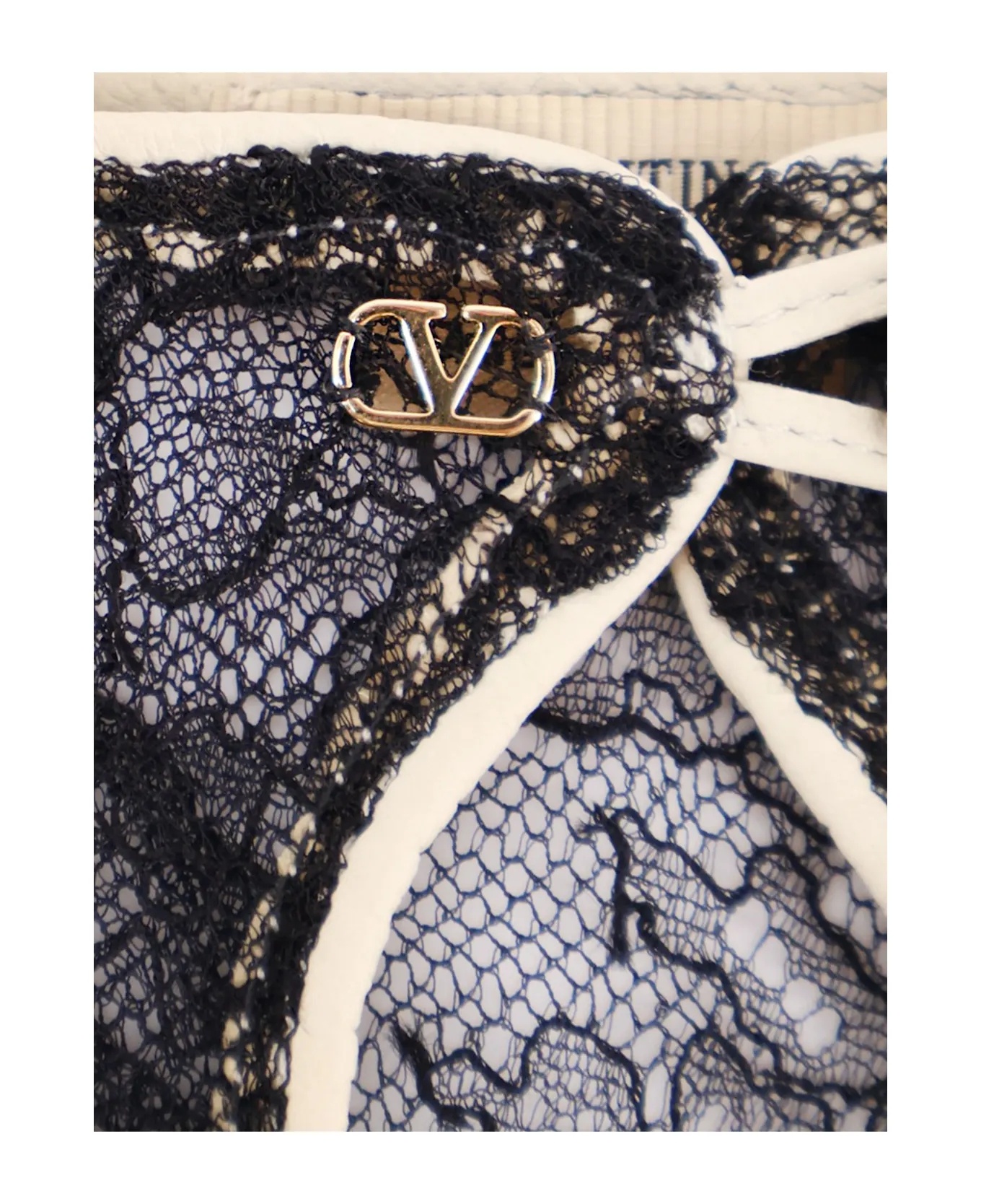Valentino Lace Gloves In Black