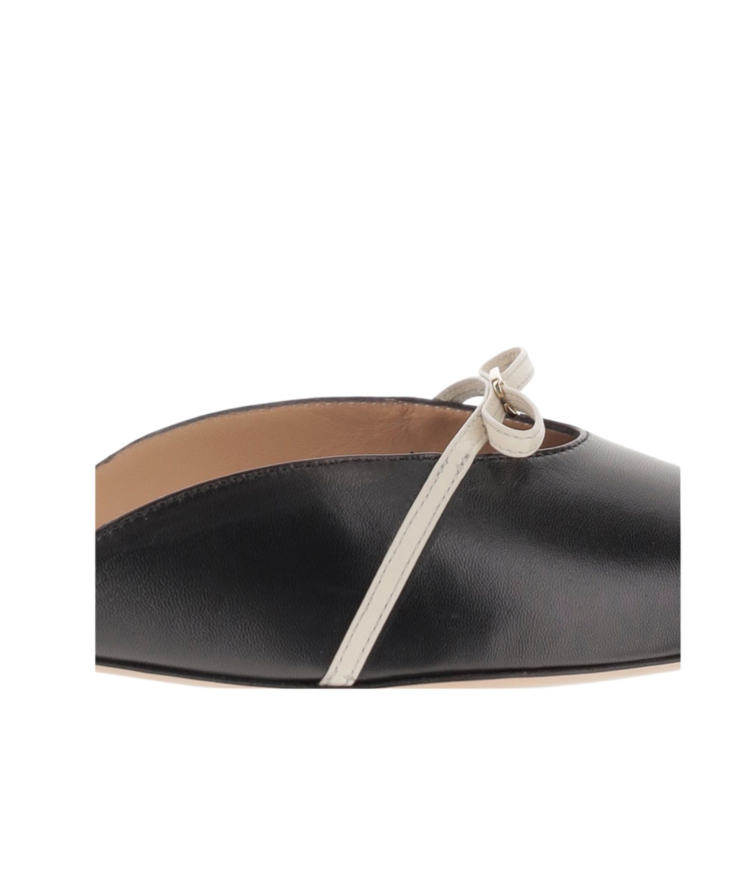 Ferragamo Pointed Muller Shoes In Black
