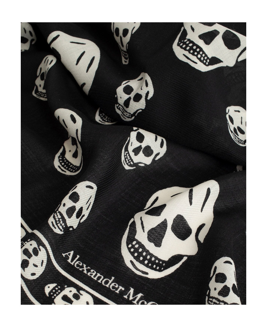 Alexander Mcqueen Silk Skull Scarf In Black