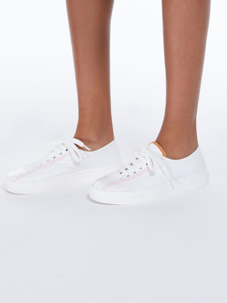 Weekend Max Mara Front Strapped Low-top Casual Shoes In White