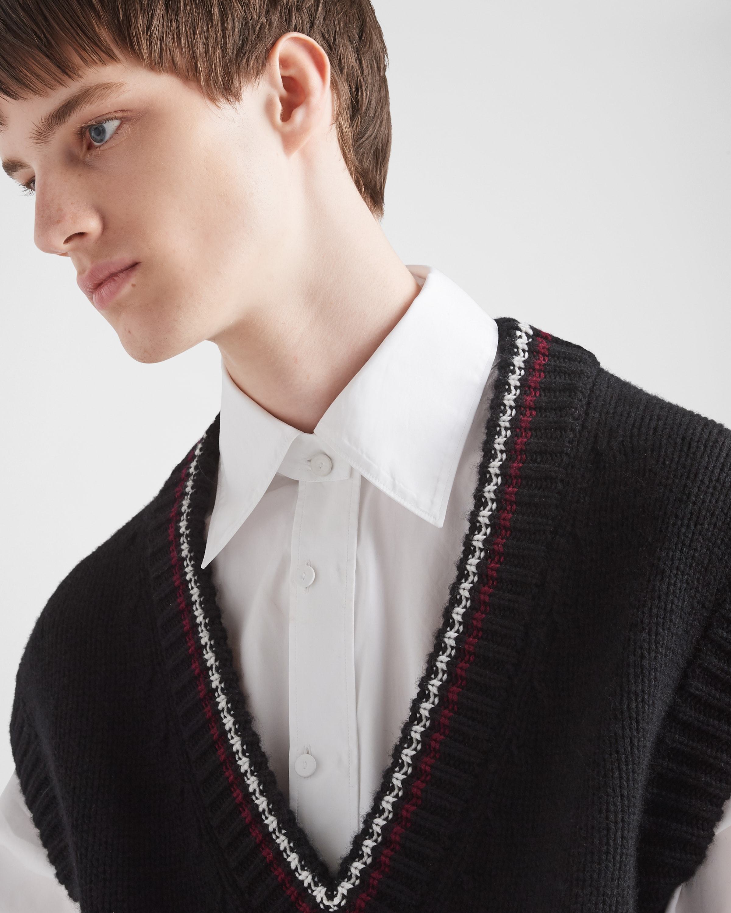 Prada Chunky-knit Cashmere Vest In Black